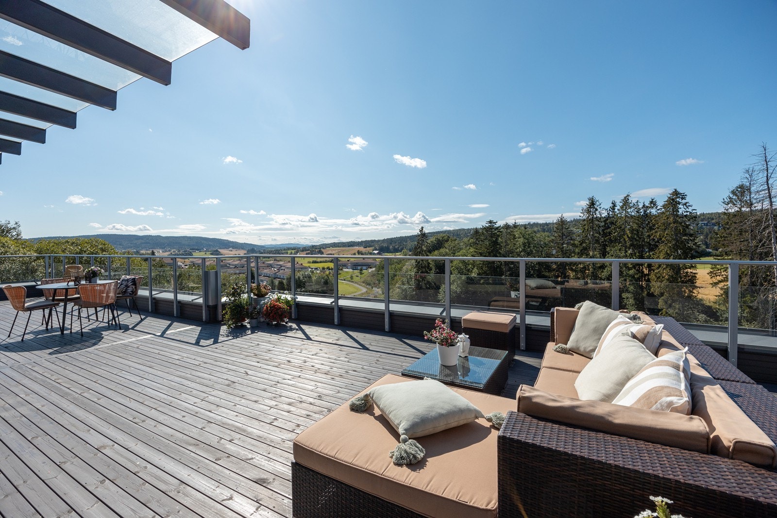 Takterrassen er av en slik størrelse som gjør at det vil være fult mulig med store sosiale lag med både venner og familie. Galleribilde