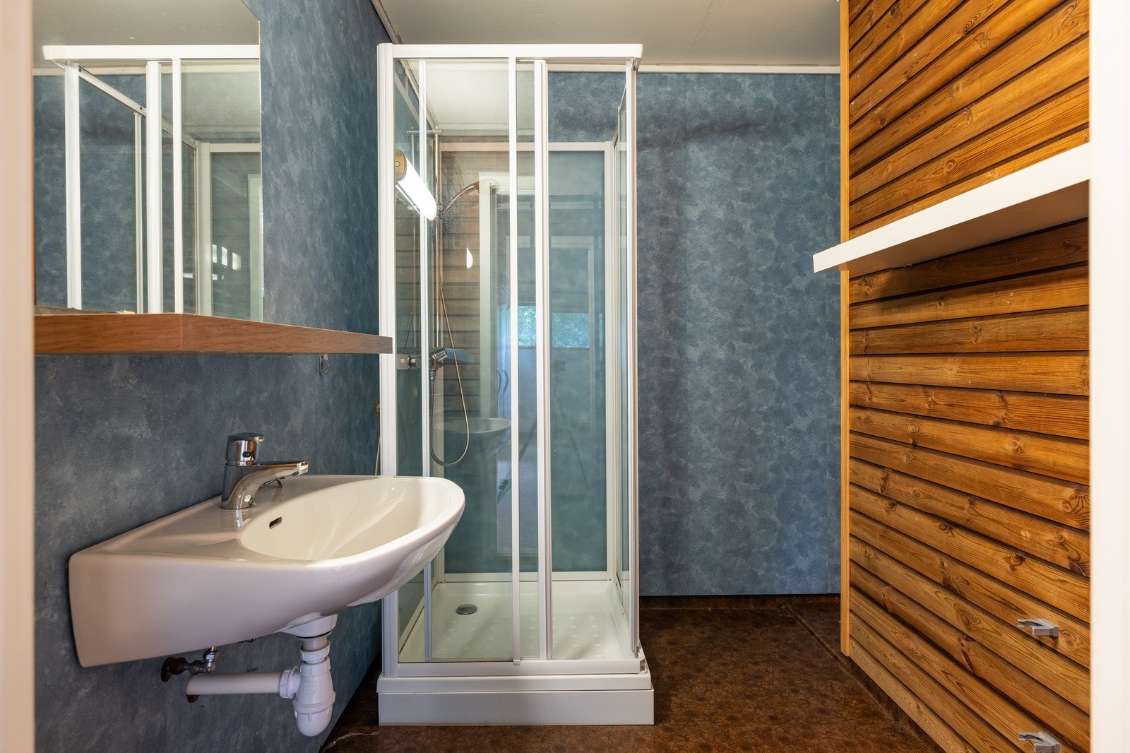 Bad med opplegg for vaskemaskin. Galleribilde