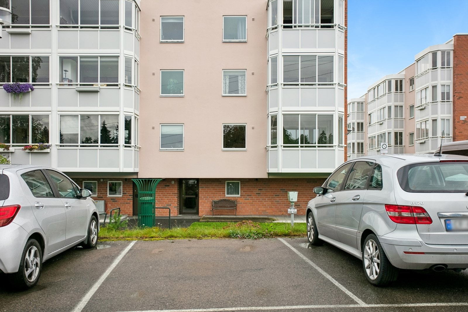 Det medfølger en parkeringsplass Galleribilde