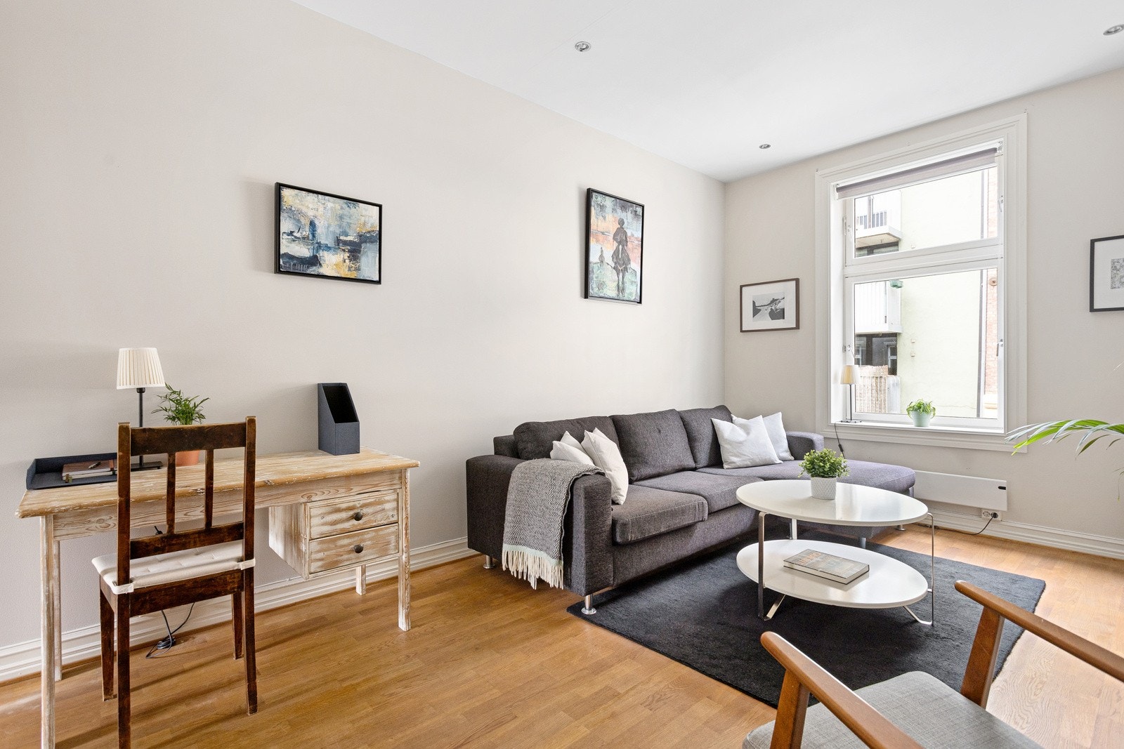 Leiligheten ligger sentralt til og kun 30 min fra Gardemoen. Galleribilde