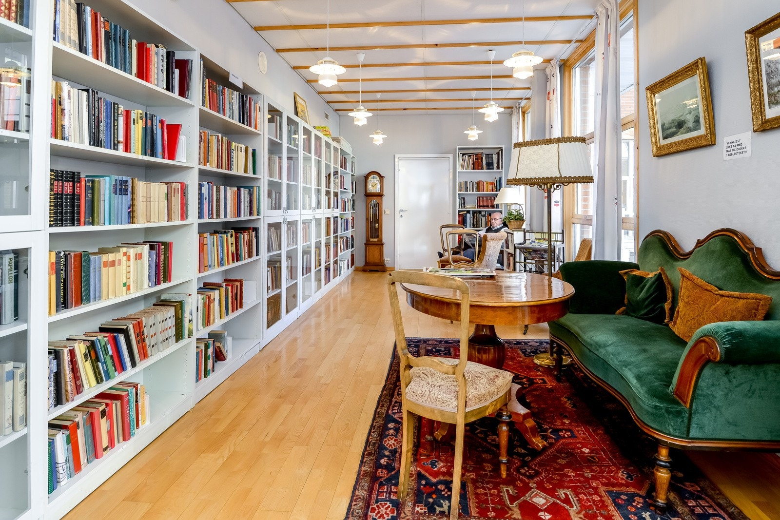 Koselig bibliotek Midtløkken Aktivitetshus Galleribilde