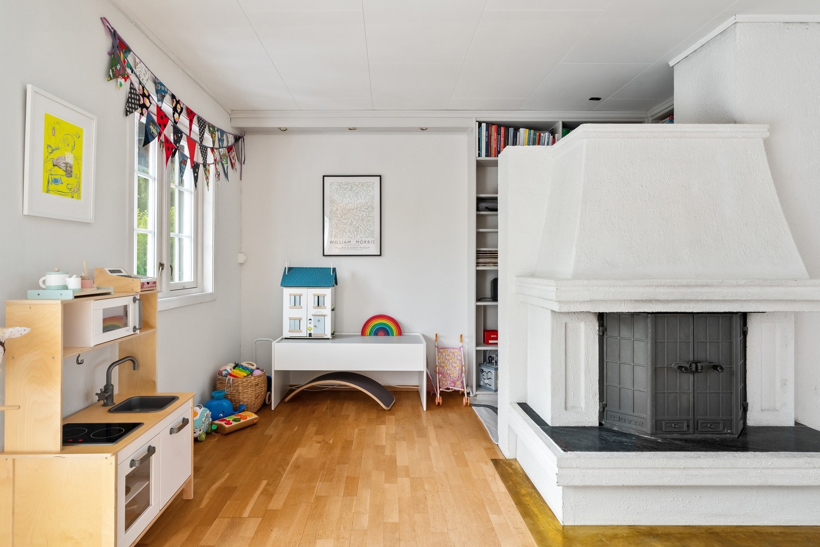 Flere soner i stuen gir rom for hele familien Galleribilde