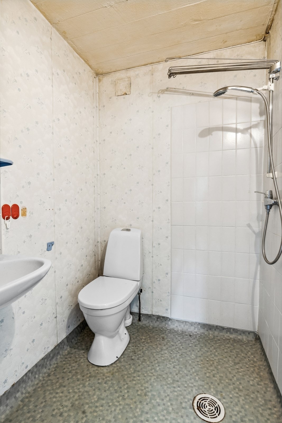 Badet i kjelleretasjen må totalrenoveres Galleribilde