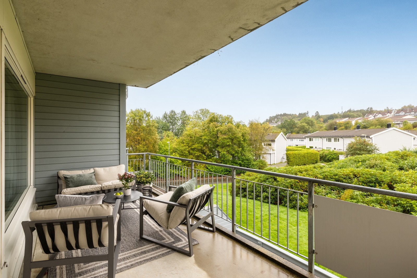 Balkongen har utekontakt slik at man kan enkelt kan benytte eksempelvis elektrisk grill, utvendig belysning eller terrassevarmer. Galleribilde