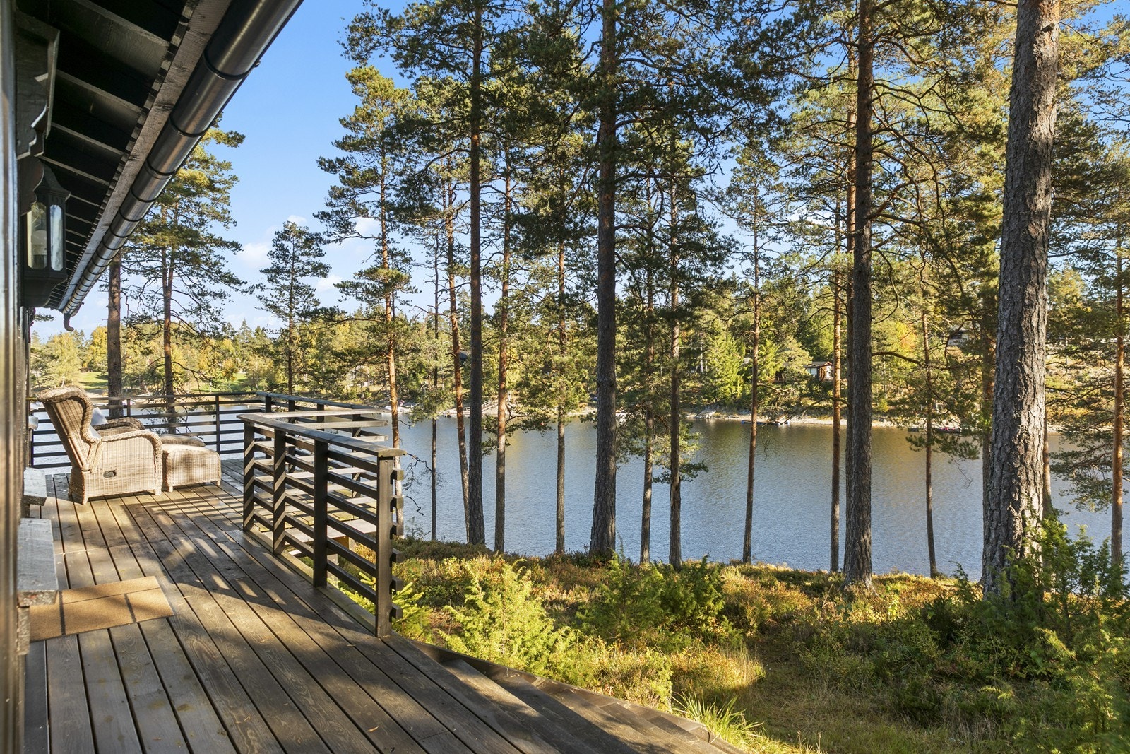 Fin nyere uteplass ved hyttas inngangsparti! Galleribilde