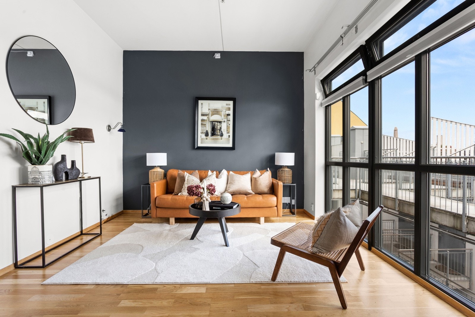 En gjennomgående 2-roms toppleilighet med privat takterrasse. Galleribilde