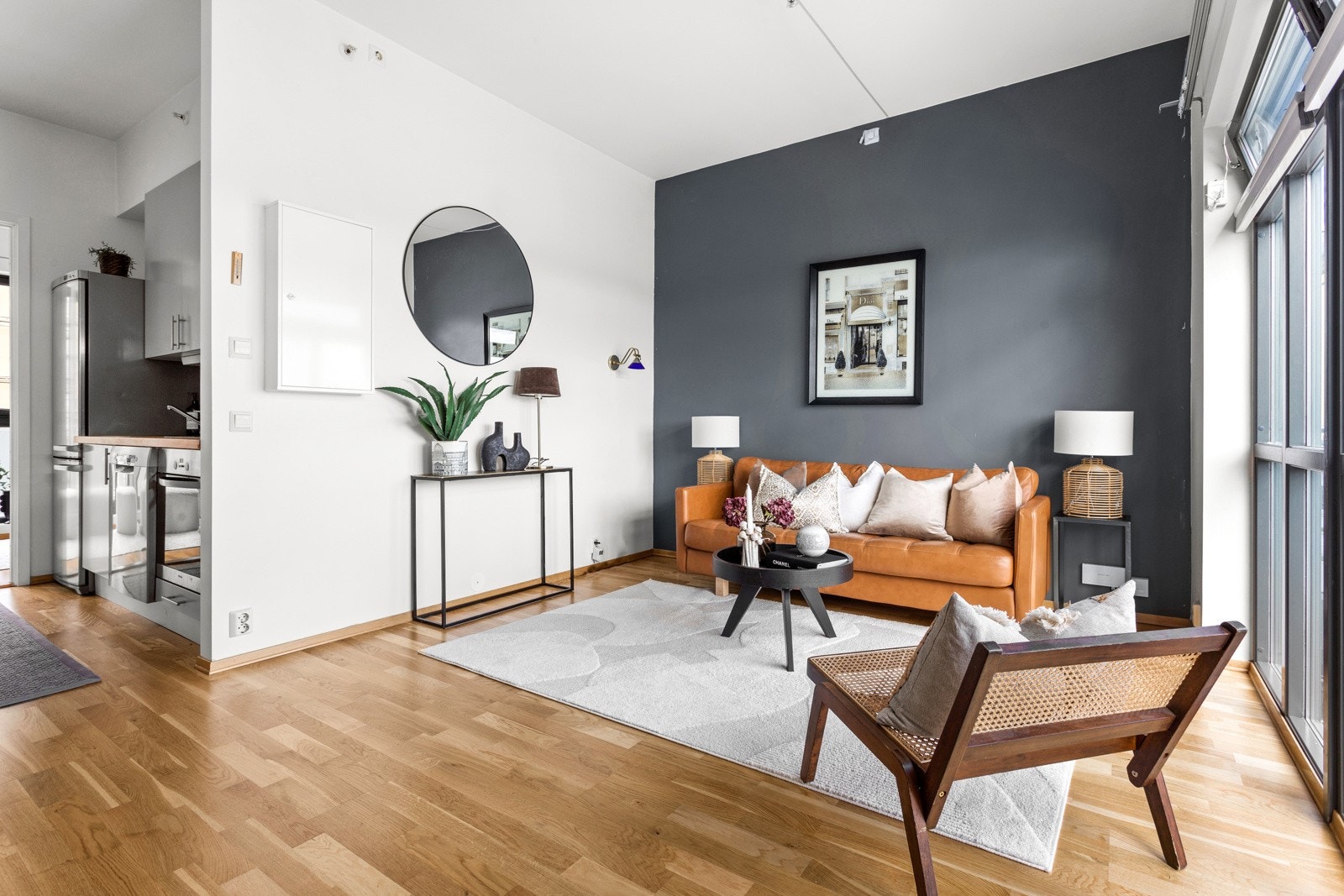 Plass til sofagruppe og mediemøblement. Galleribilde