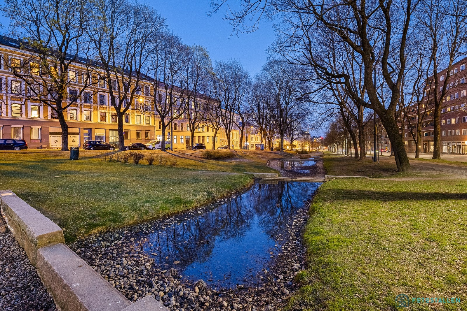 Parkrommet på Alexander Kiellands med fontene som tjener for ni påfølgende dammer og en vannrenne. Dette er en perfekt plass for piknik bare et steinkast unna leiligheten. Galleribilde