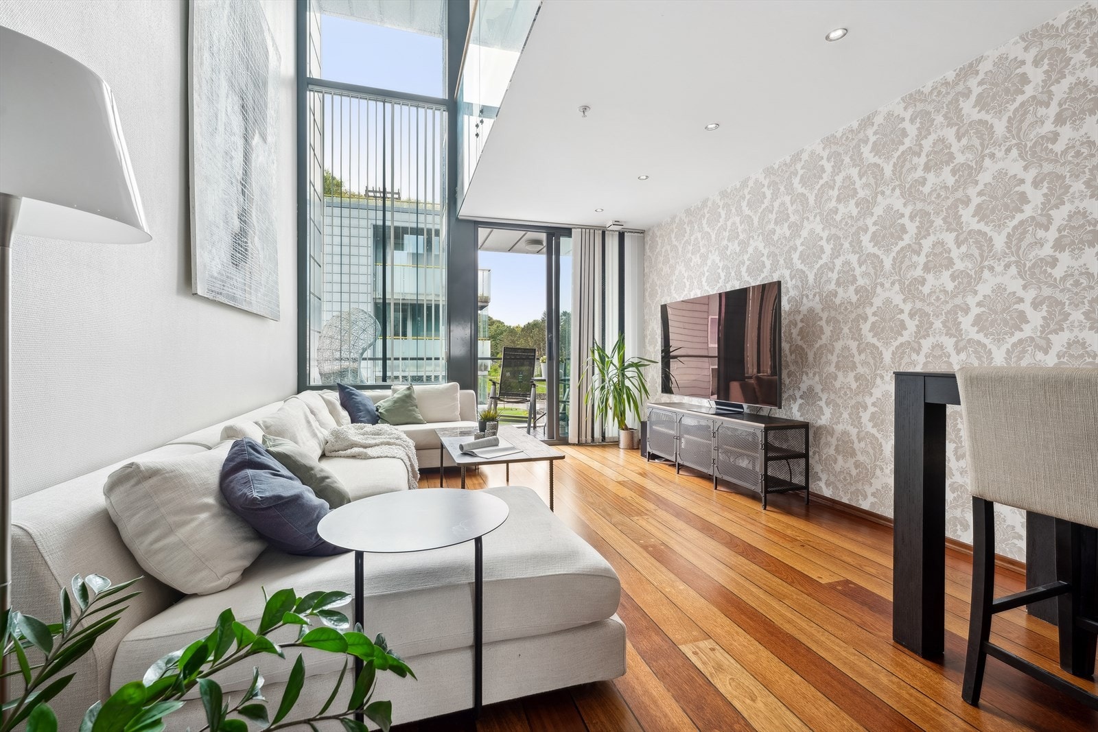 Stuen byr på fleksibel møblering og en planløsning som er enkel å innrede. Galleribilde