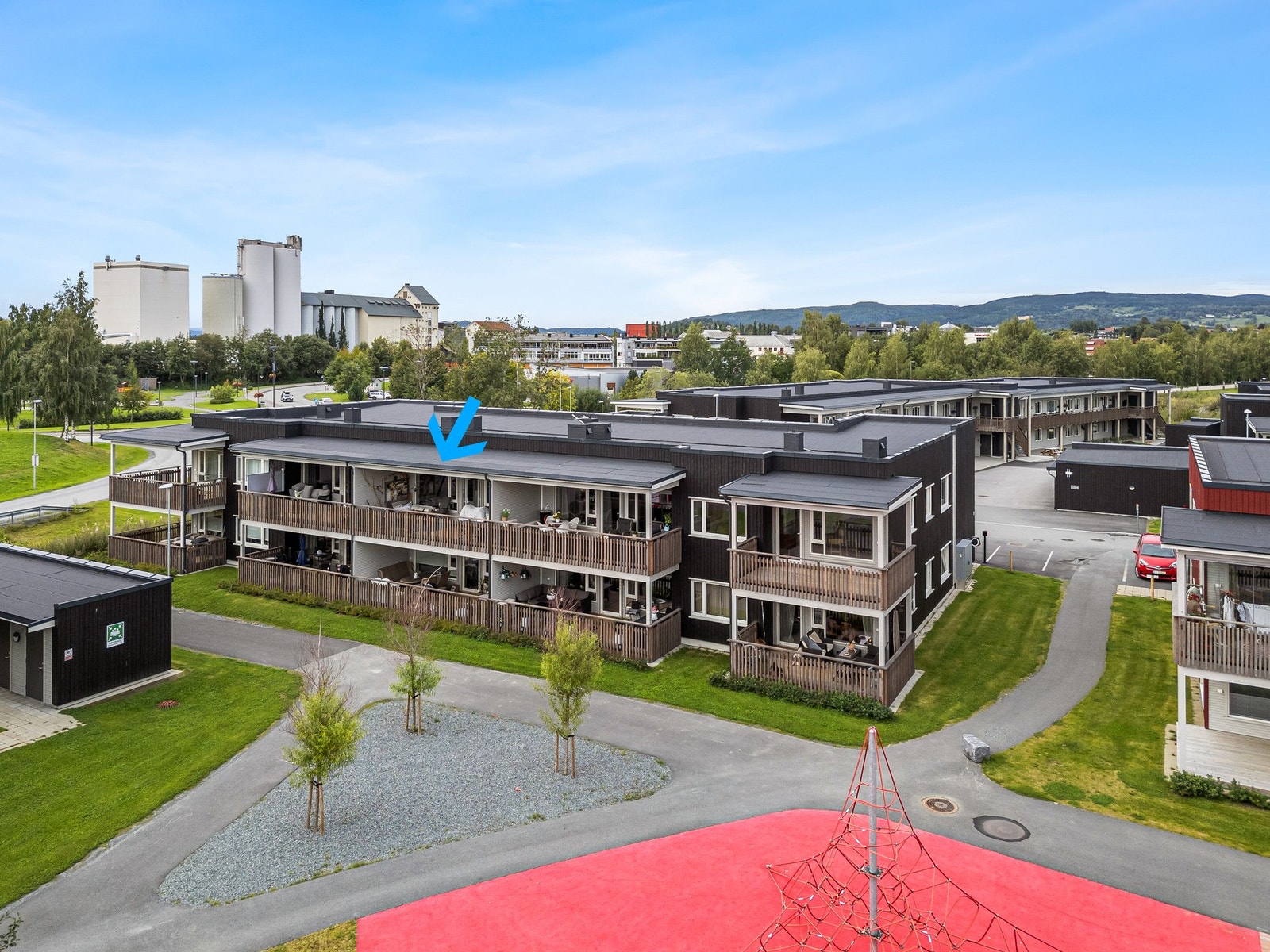 EiendomsMegler1 v/Odd Bremnes presenterer Kvislavegen 10 H - 3 roms leilighet med garasje. Galleribilde