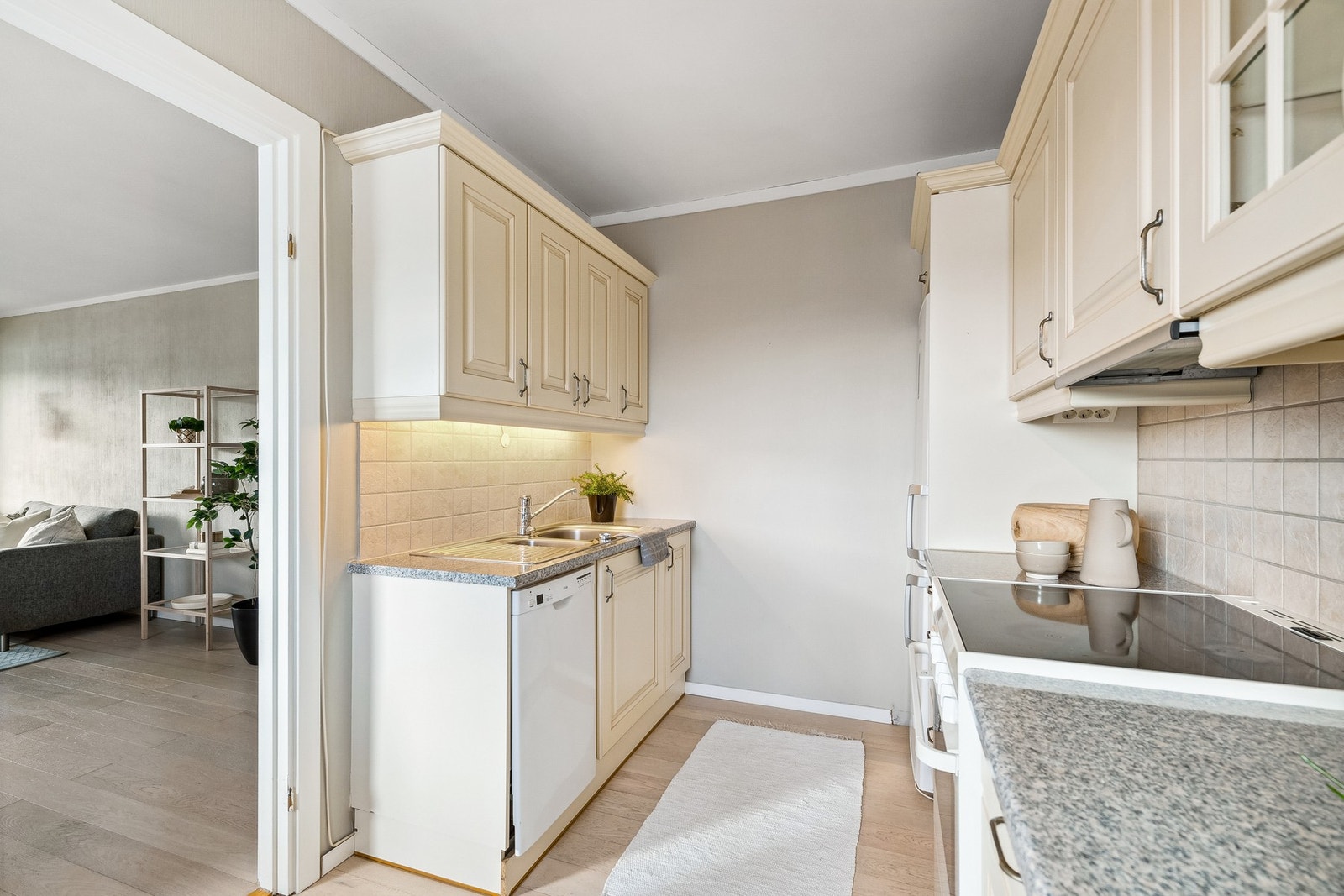 Det er godt med oppbevaringsplass på kjøkken Galleribilde