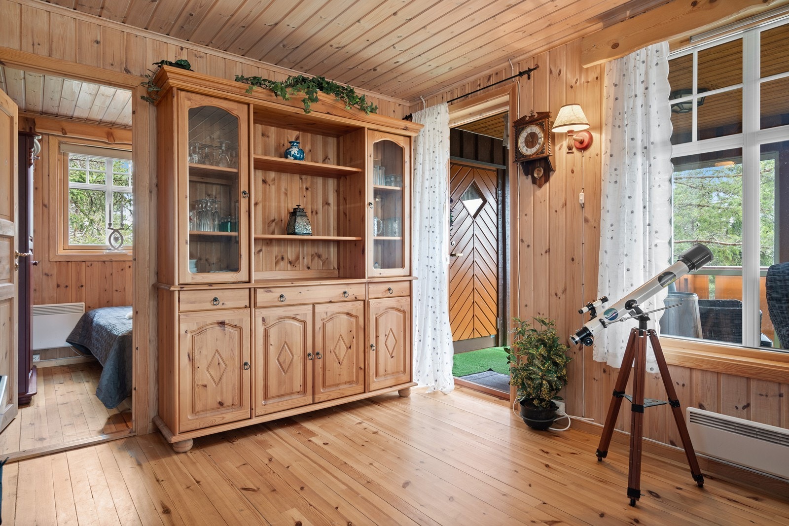 Fra stue mot hovedsoverom. Galleribilde