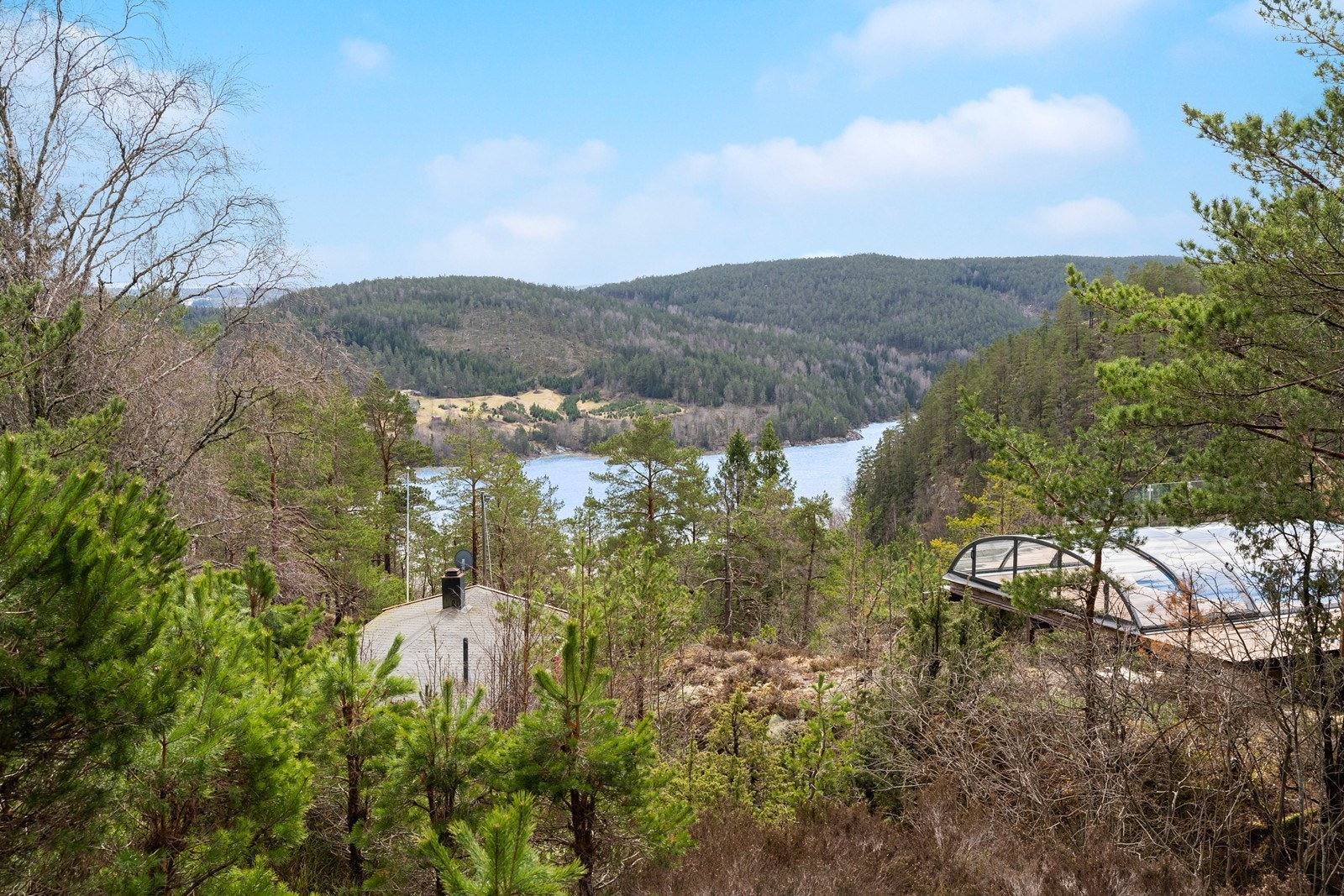 Bilde fra tomten mot Glomma. Galleribilde