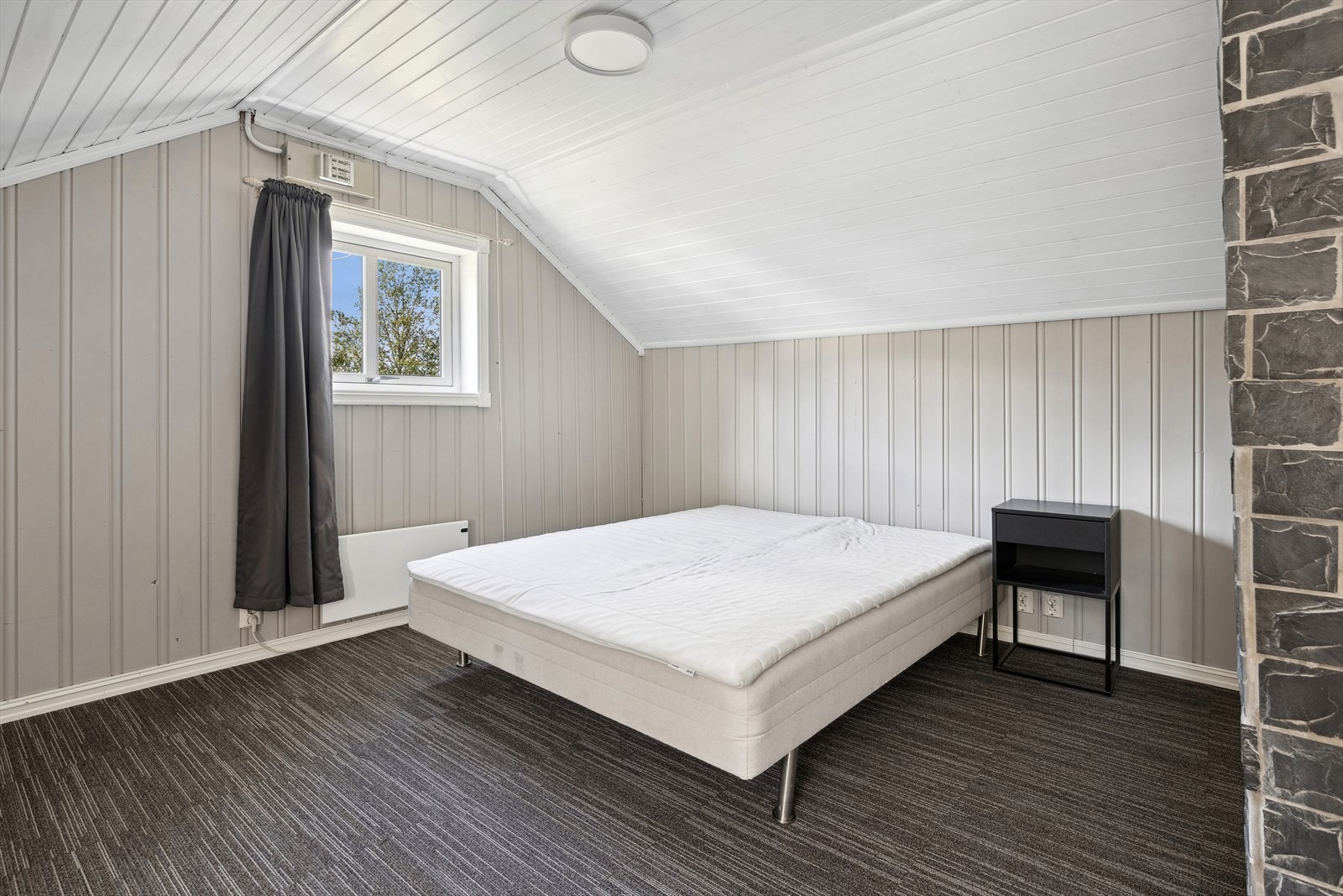 Loftstue/ soverom - ikke godkjent som varig opphold Galleribilde