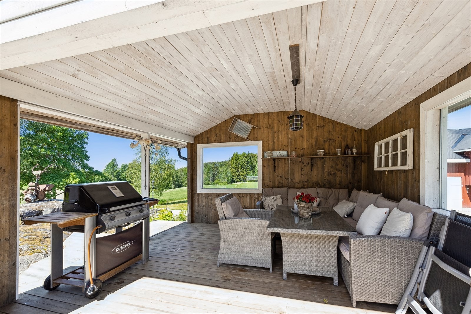 Koselig og takoverbygget terrasse Galleribilde