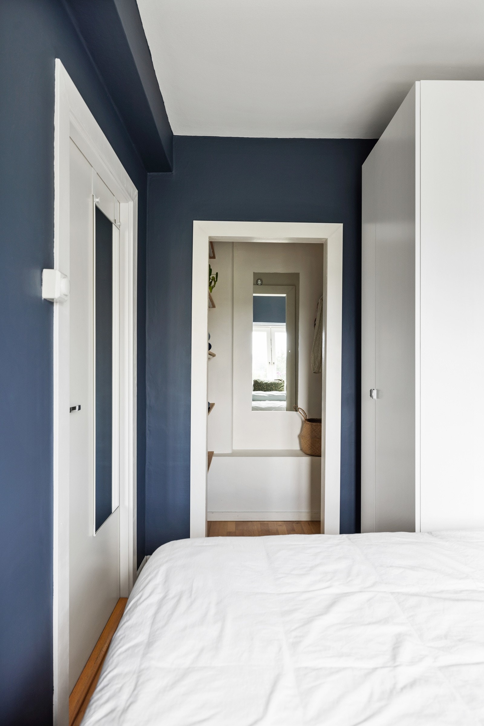 Det er videre tilgang til et omkledningsrom. Galleribilde