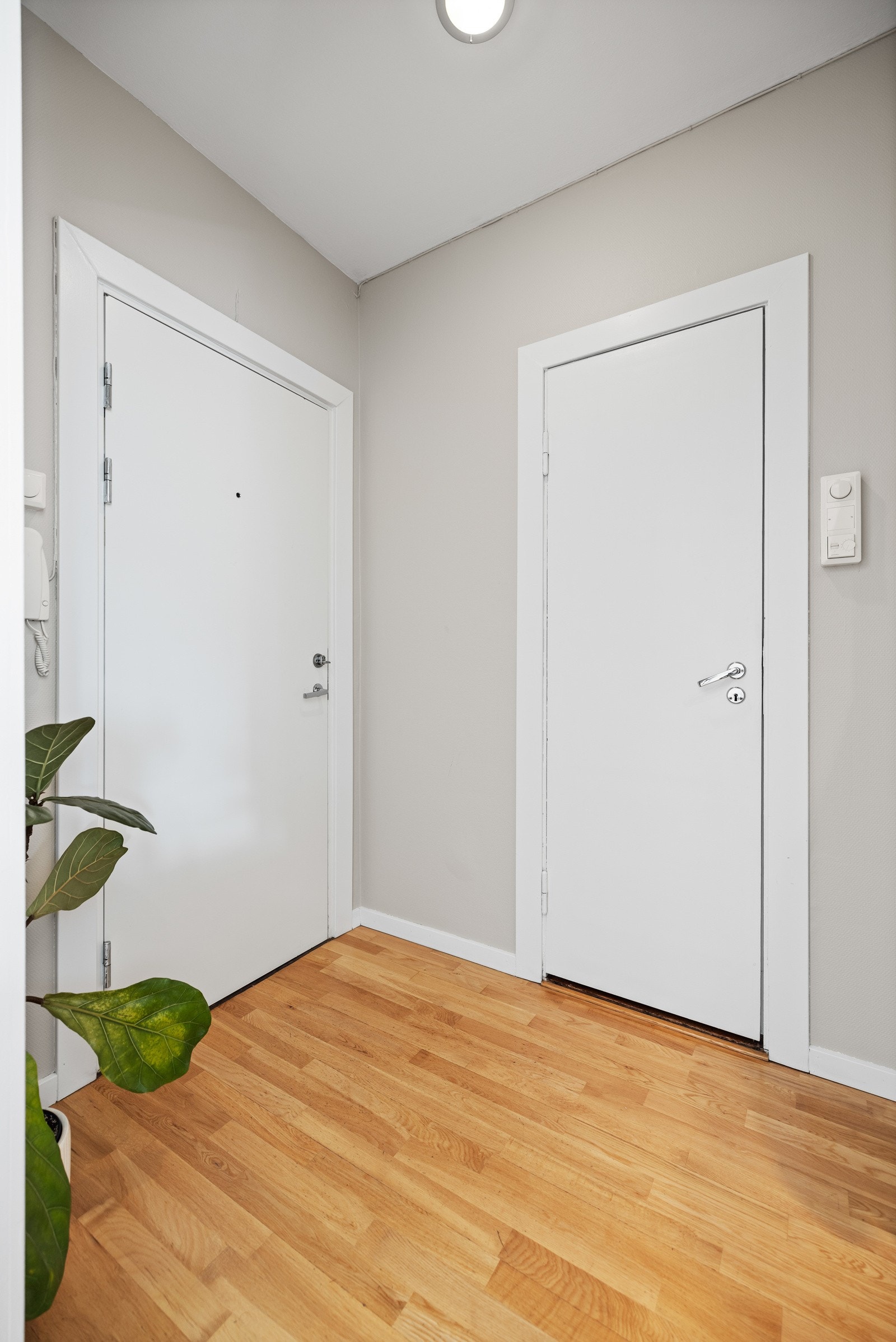 Fra gangen er det videre adkomst til badet. Galleribilde