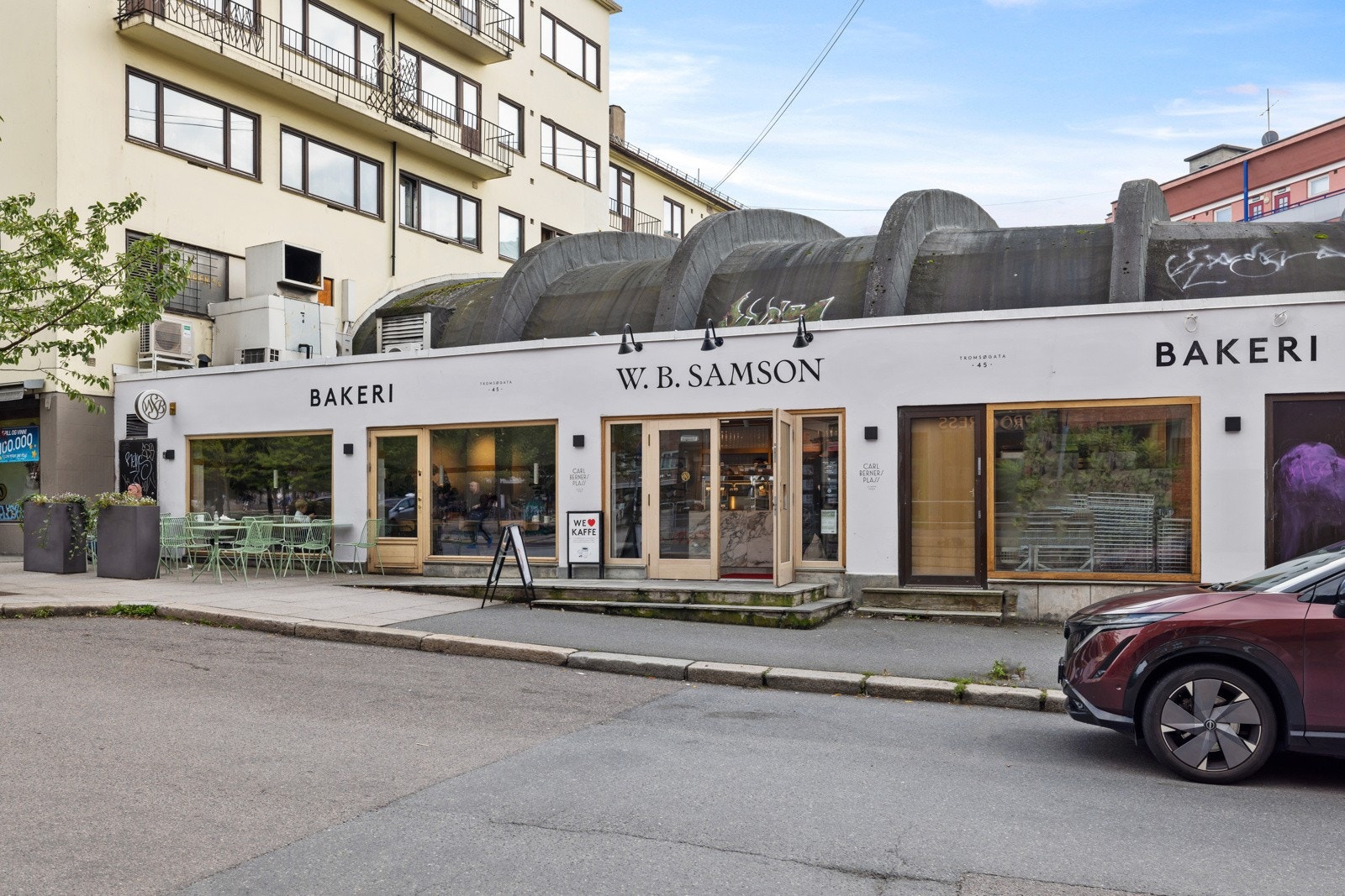 Flere hyggelige kaféer i nærområdet. Galleribilde