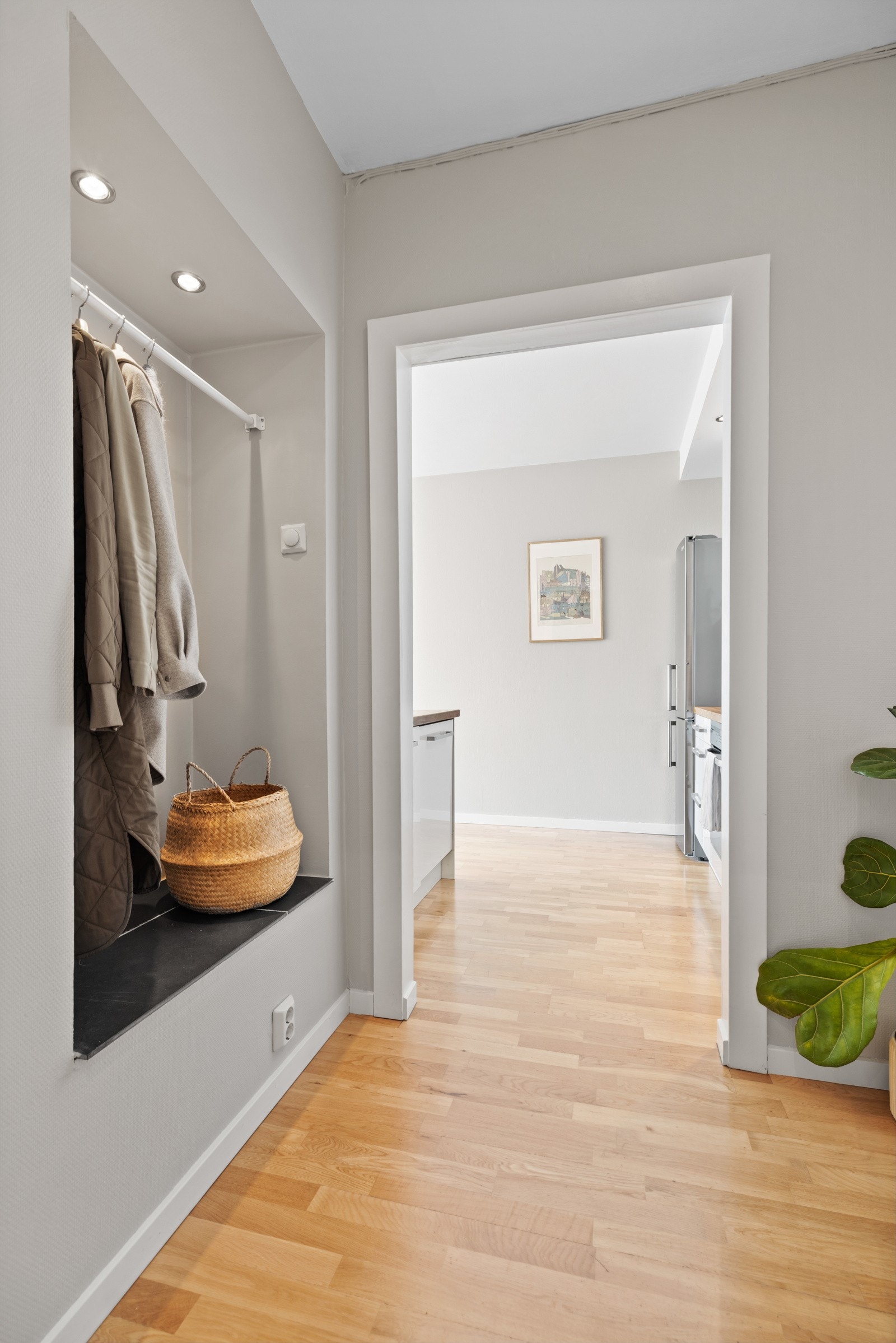 Hyggelig inngangsparti som gir et godt førseinntrykk av boligen. Galleribilde