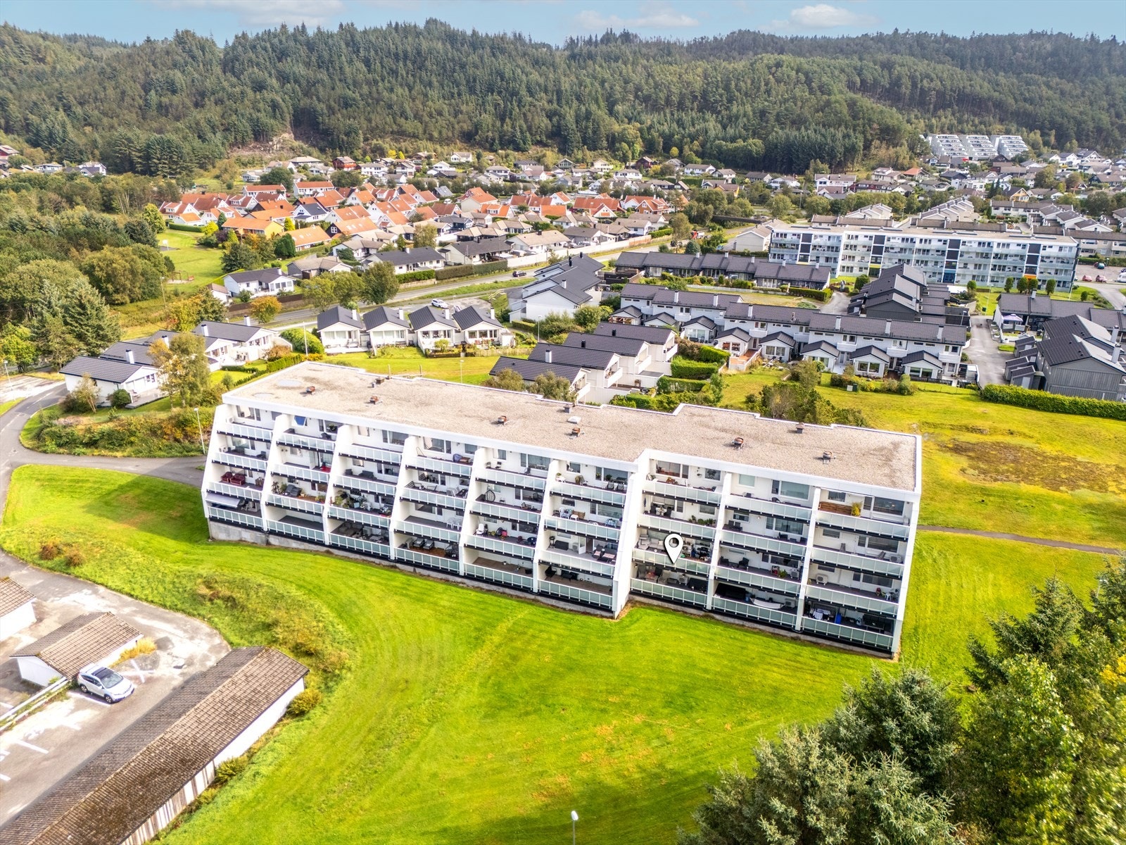 Eiendommen ligger i et rolig og meget trivelig boligområde Galleribilde