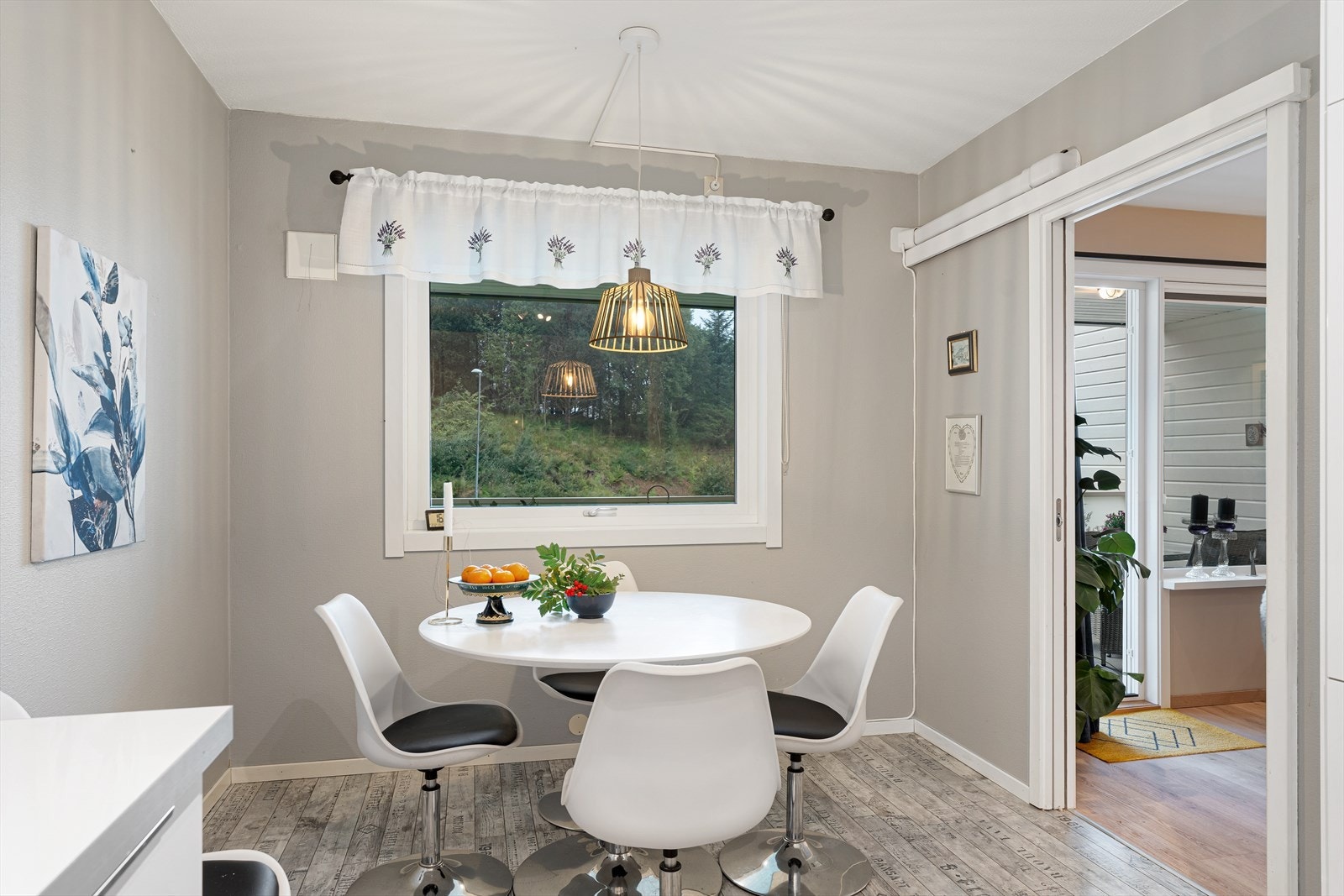 Spiseplass på kjøkken Galleribilde