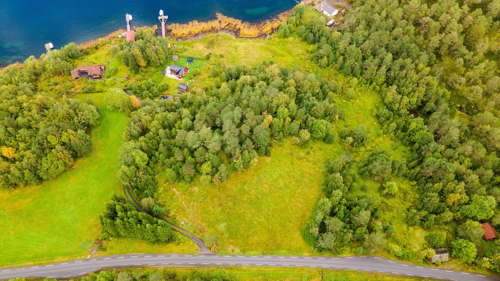 Gyrihaugen boligfelt er regulert til 11 boligtomter og 5 nausttomter. Galleribilde