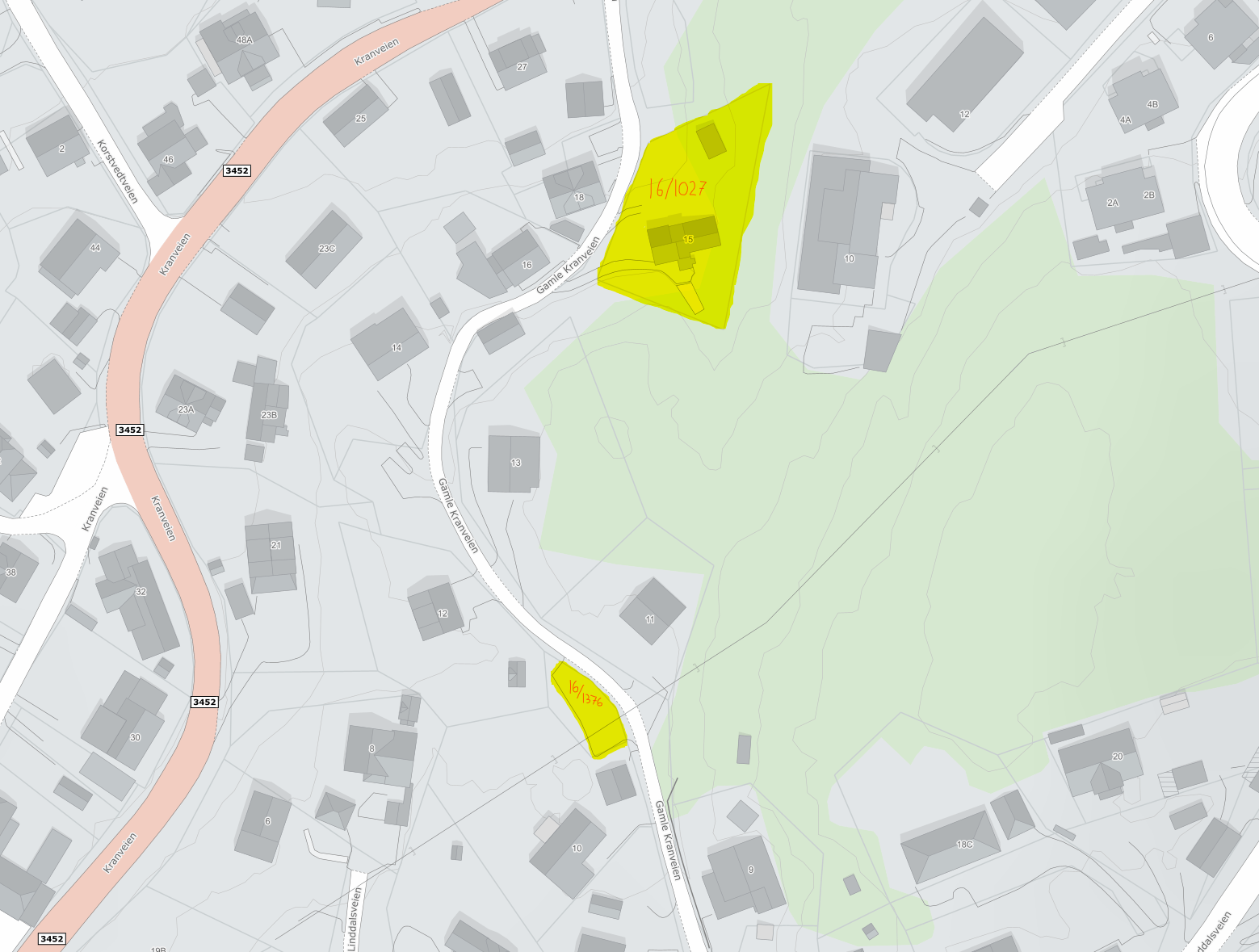 Kart med oversikt over eiendommen og tilhørende parkeringsareal. (Merkingen er ment som illustrasjon, og er ikke nøyaktige eiendomsgrenser.) Galleribilde
