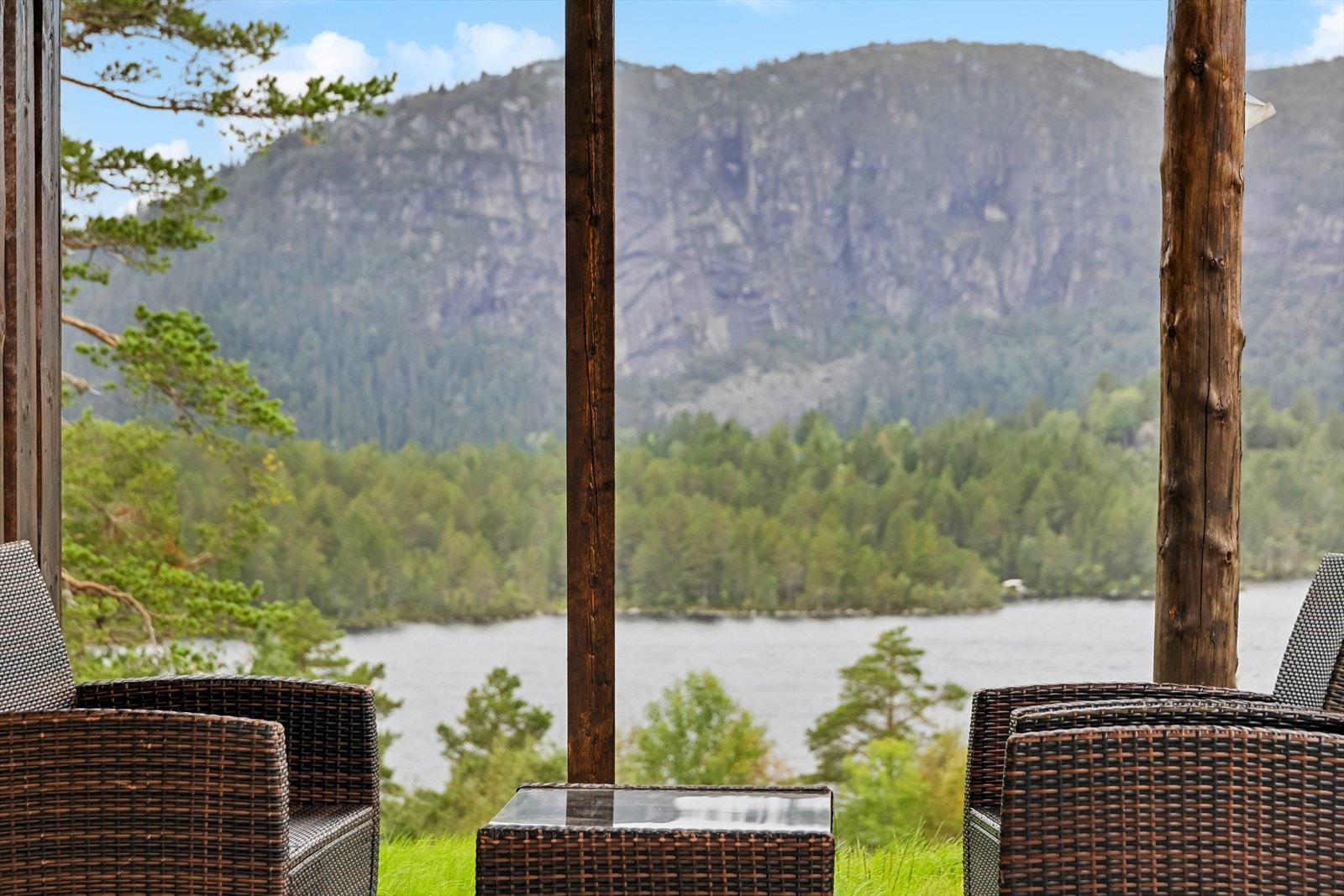 Overbygd uteplass Galleribilde