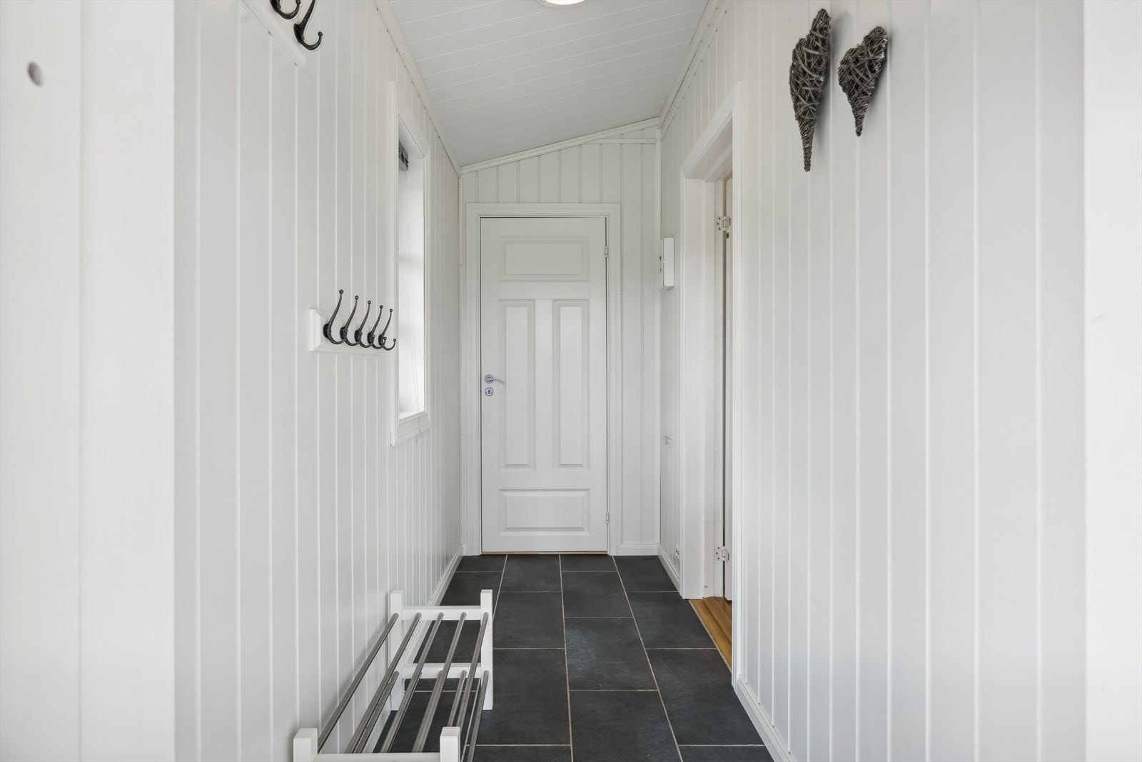 Flislagt entré Galleribilde