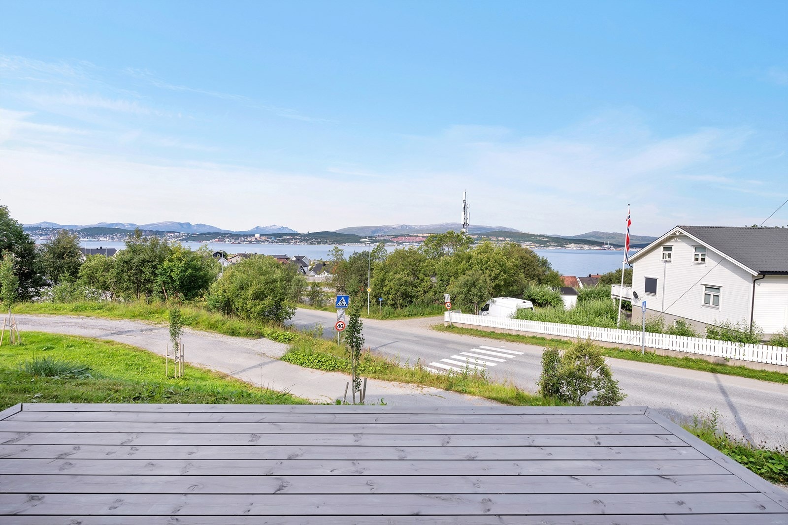 Her kan du nyte sol og utsikt på varme sommerdager! Galleribilde