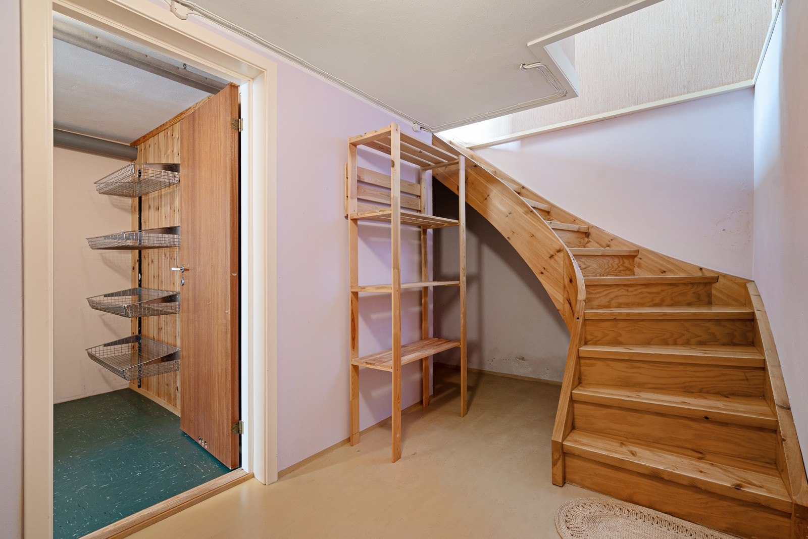 Nedgang kjeller Galleribilde