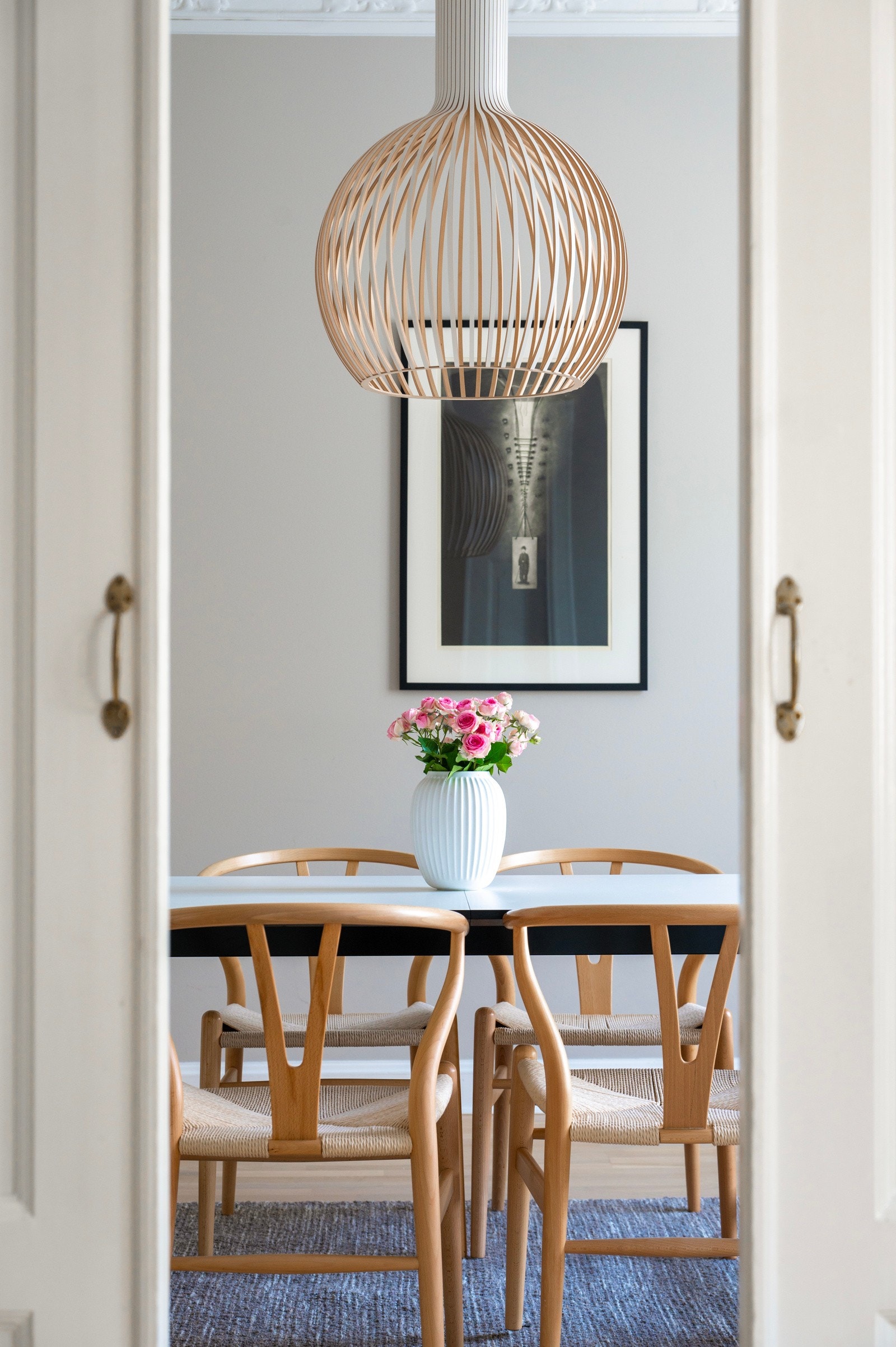 Flotte skyvedører mellom hovedstuen og spisestuen. Galleribilde