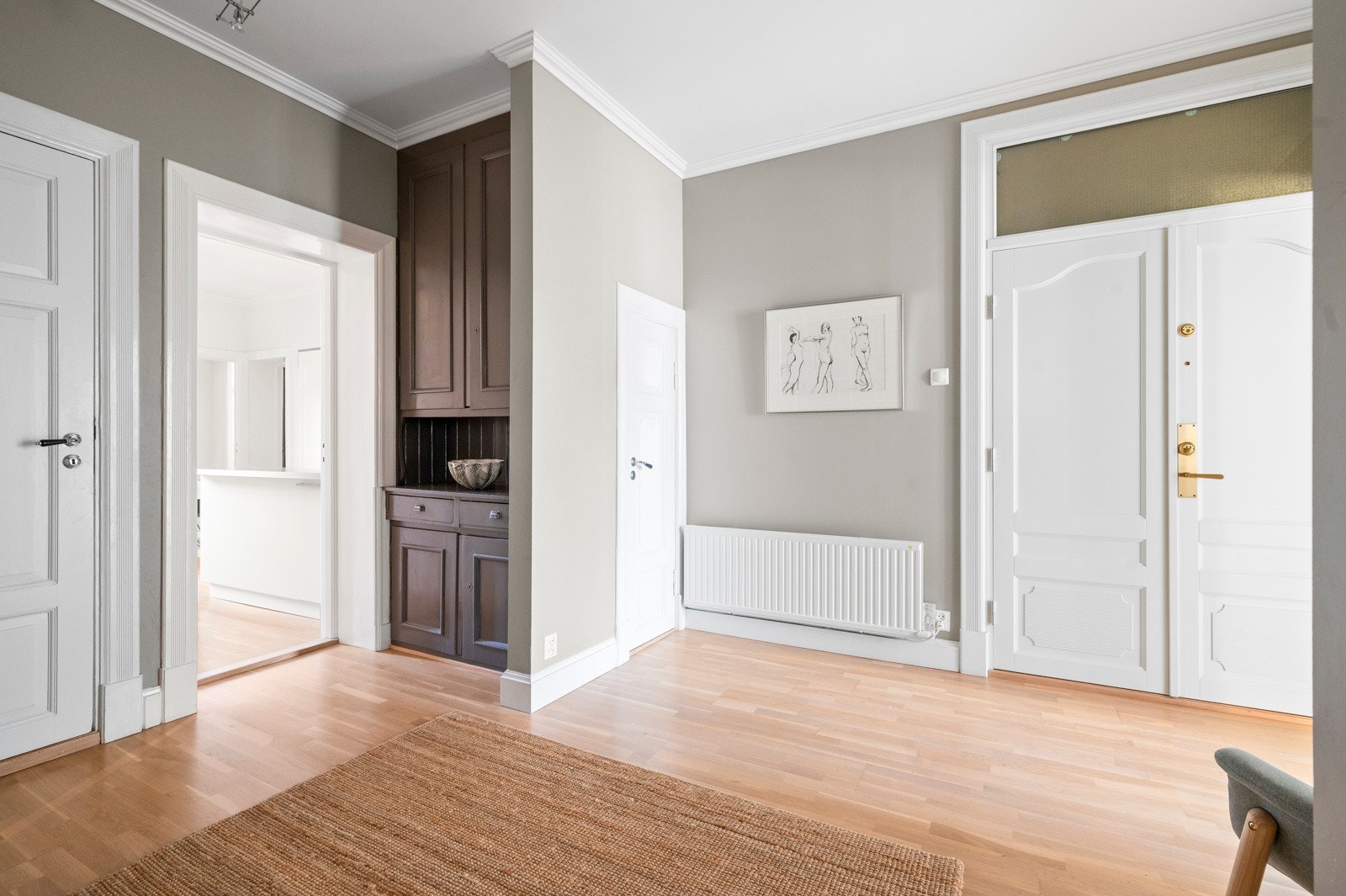 En stor og herskapelig hall ønsker deg velkommen hjem. Galleribilde