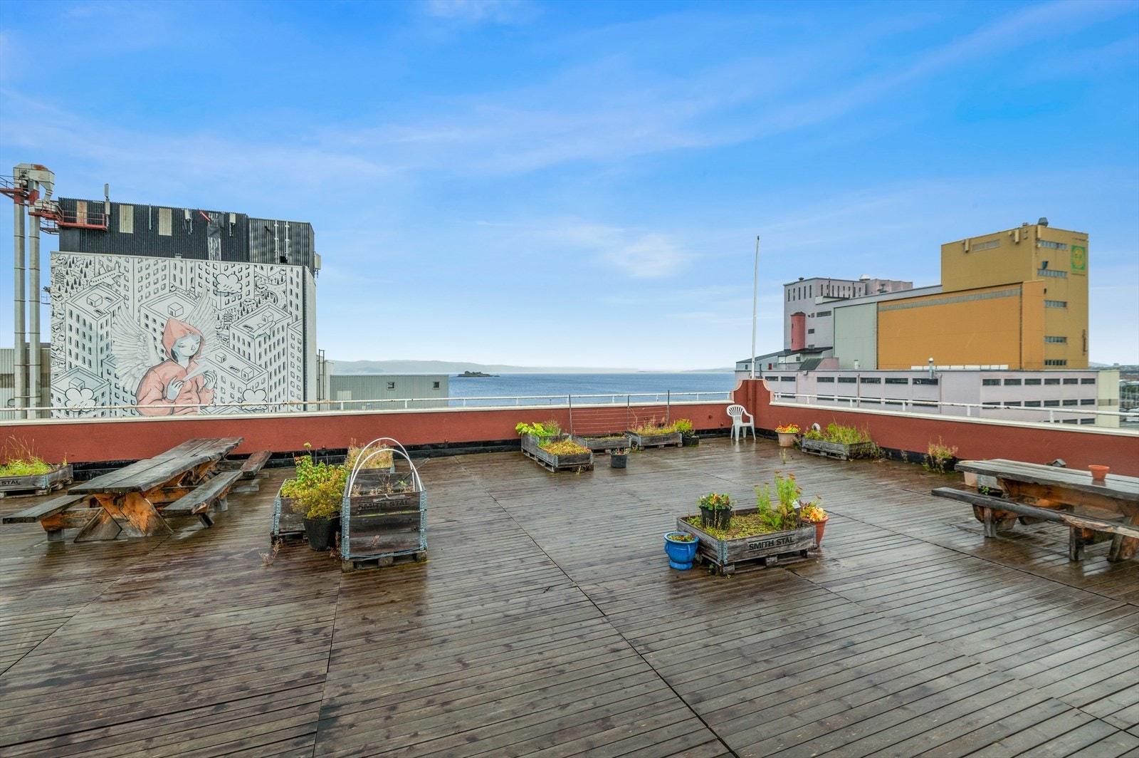 Med leiligheten følger det to felles takterrasser, som kun er for beboerne i borettslaget. Galleribilde