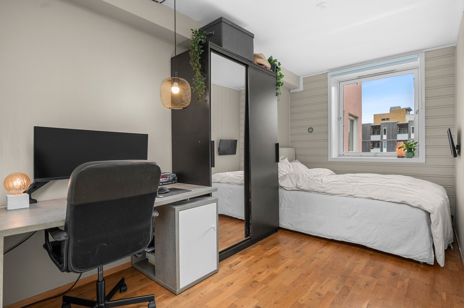 Første soverommet er på 7m² og ligger i tilknytning til entre Galleribilde