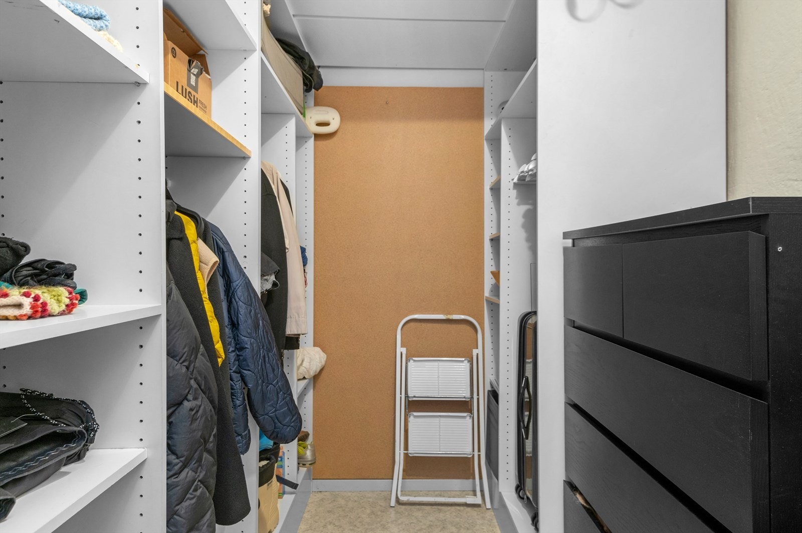 Her får du en innvendig bod på 5m² som gir godt med oppbevaringsplass Galleribilde