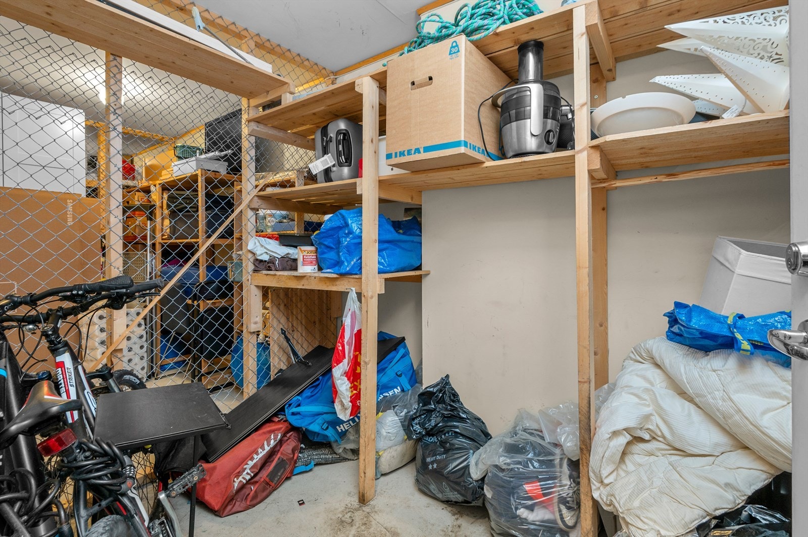 Egen bod i kjeller Galleribilde