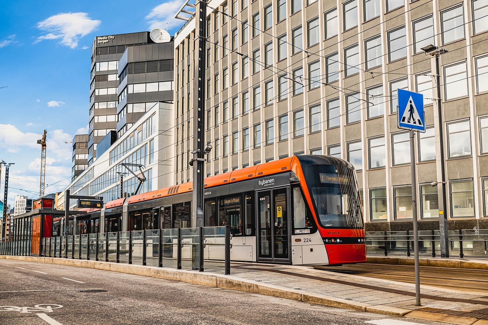 Det er kort vei til Bybane og kollektiv trafikk. Galleribilde