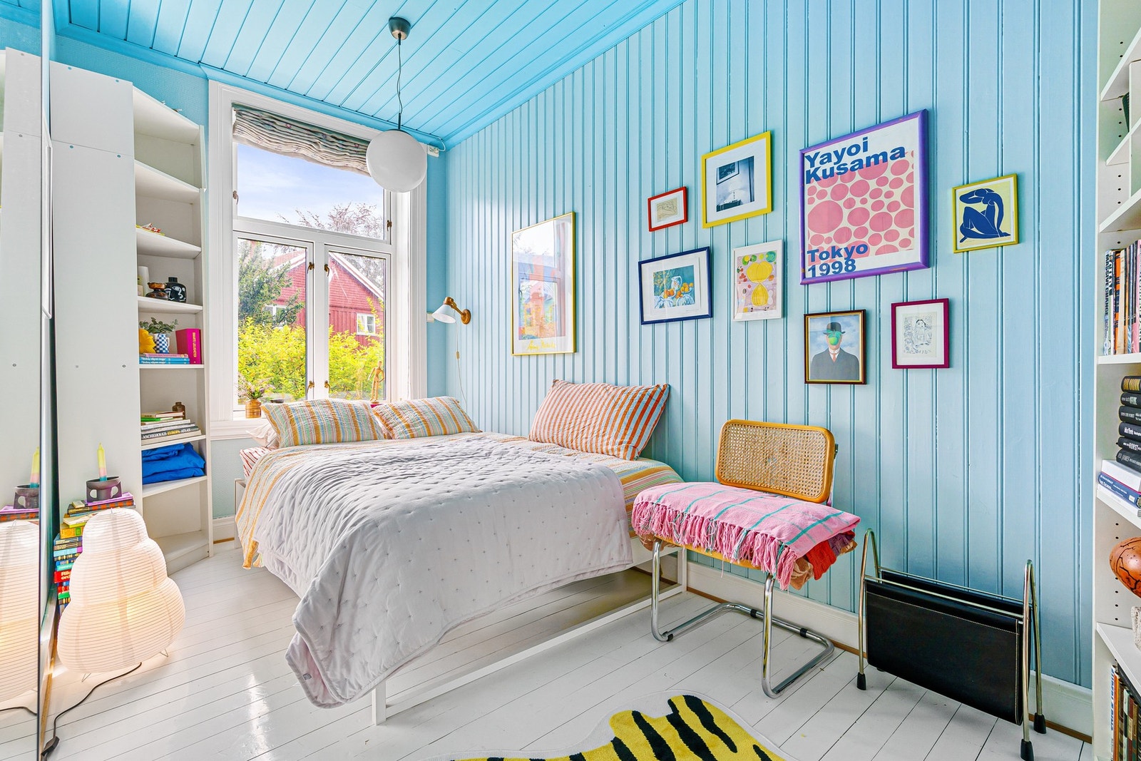 Soverom på 9,2 kvm. Det er god plass til dobbeltseng og garderobeskap på alle rommene. Galleribilde