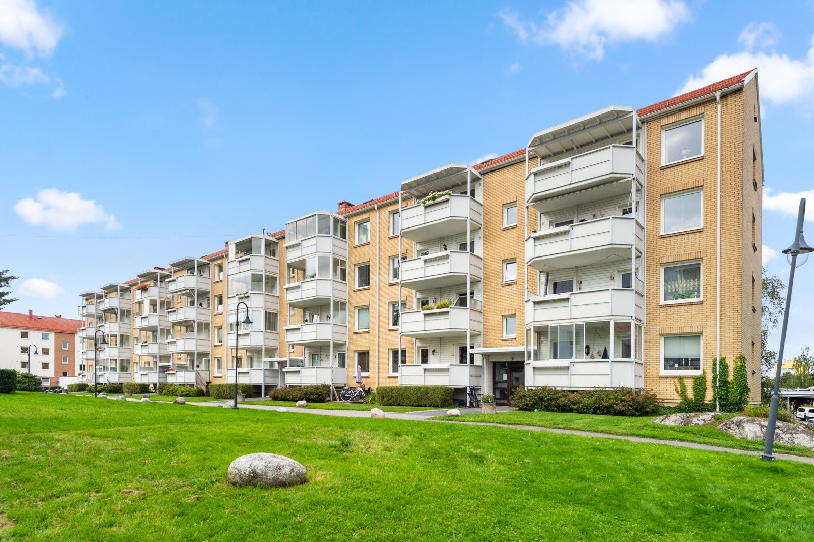 Borettslaget består av 481 andelsleiligheter. Boligen ligger i byggets toppetasje. Galleribilde
