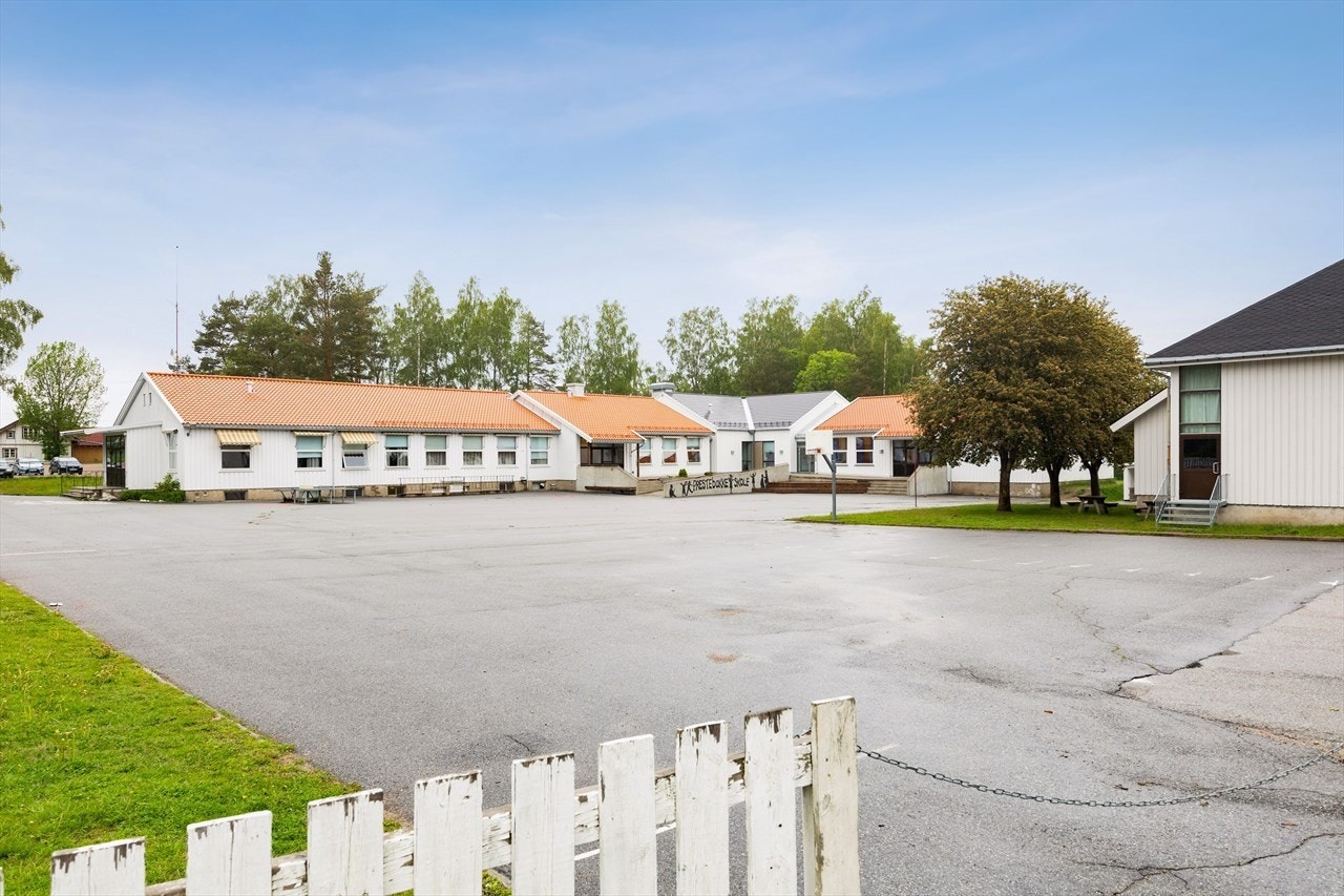 Prestebakke barnehage og skole. Galleribilde