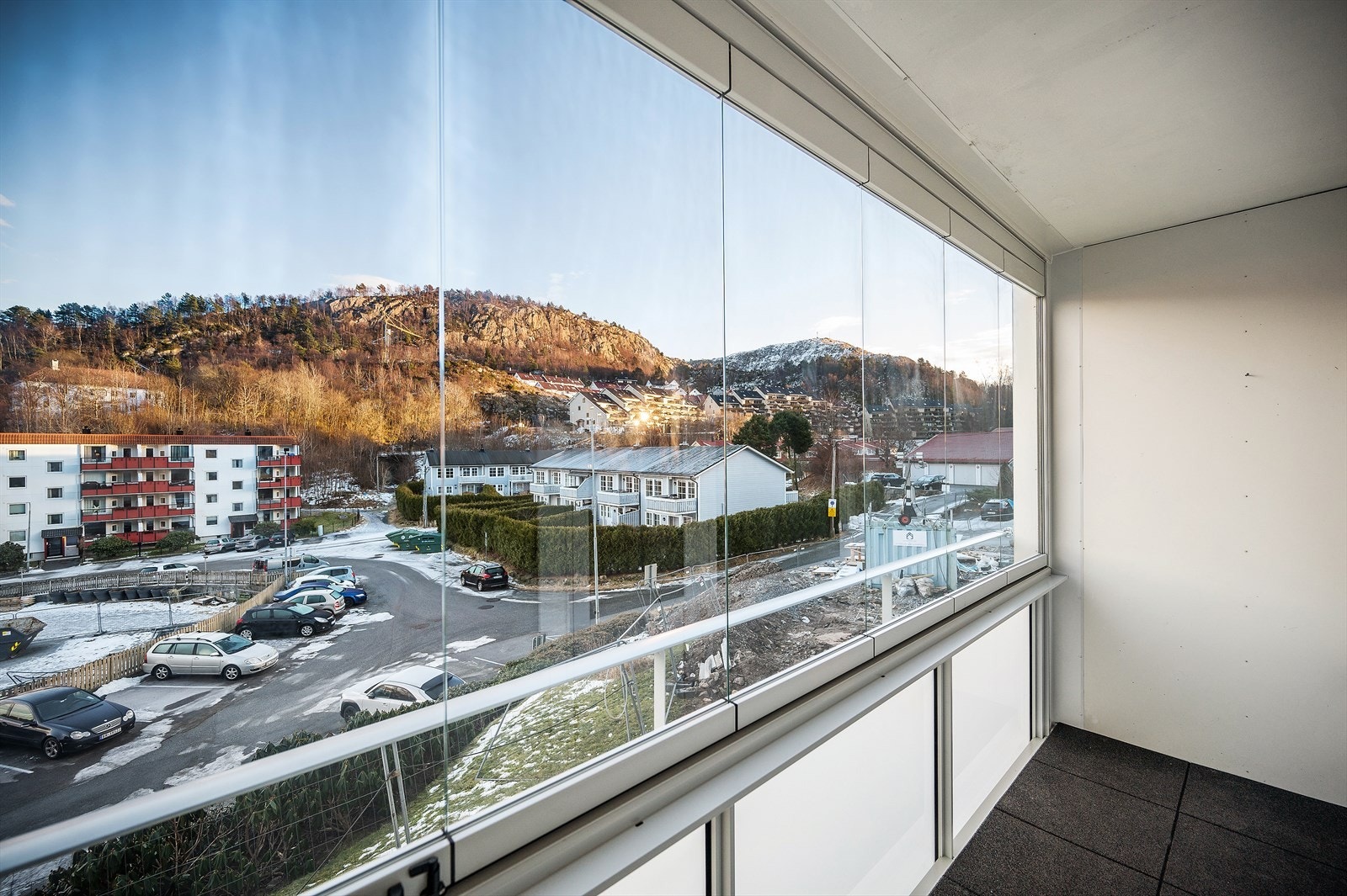 - Med god utsikt mot nærområdet og de flotte turområdene - Galleribilde
