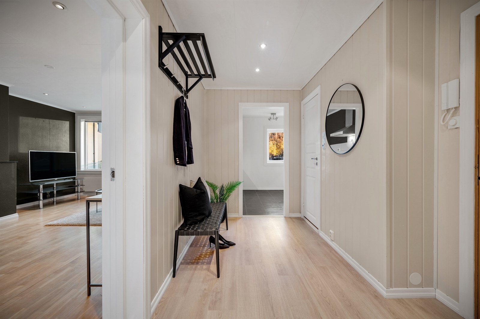 - Entréen/gangen måler 6,2m² - Galleribilde