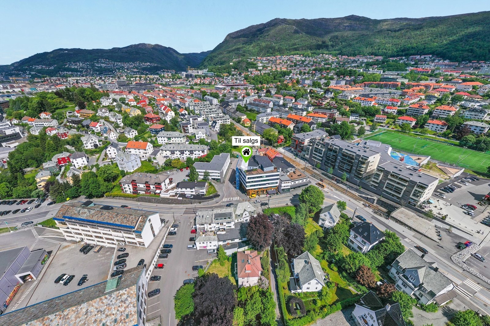 Velkommen til supersentrale Eikeveien 4. Rett ved bybanesporet. Galleribilde