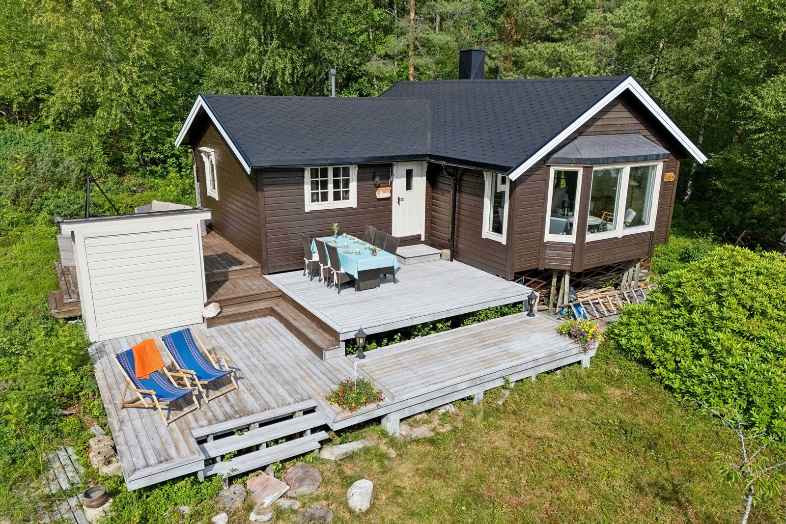 Det er etablert fine uteområder med terrasse på både sør og vestsiden Galleribilde