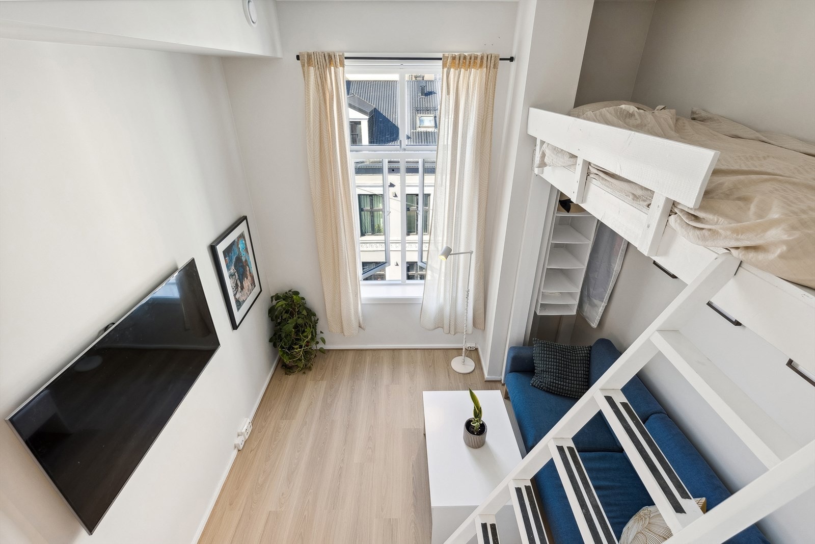 Leiligheten har en sentral og attraktiv beliggenhet mellom Fredensborg og sentrum, et hyggelig område som er i stor utvikling. Galleribilde