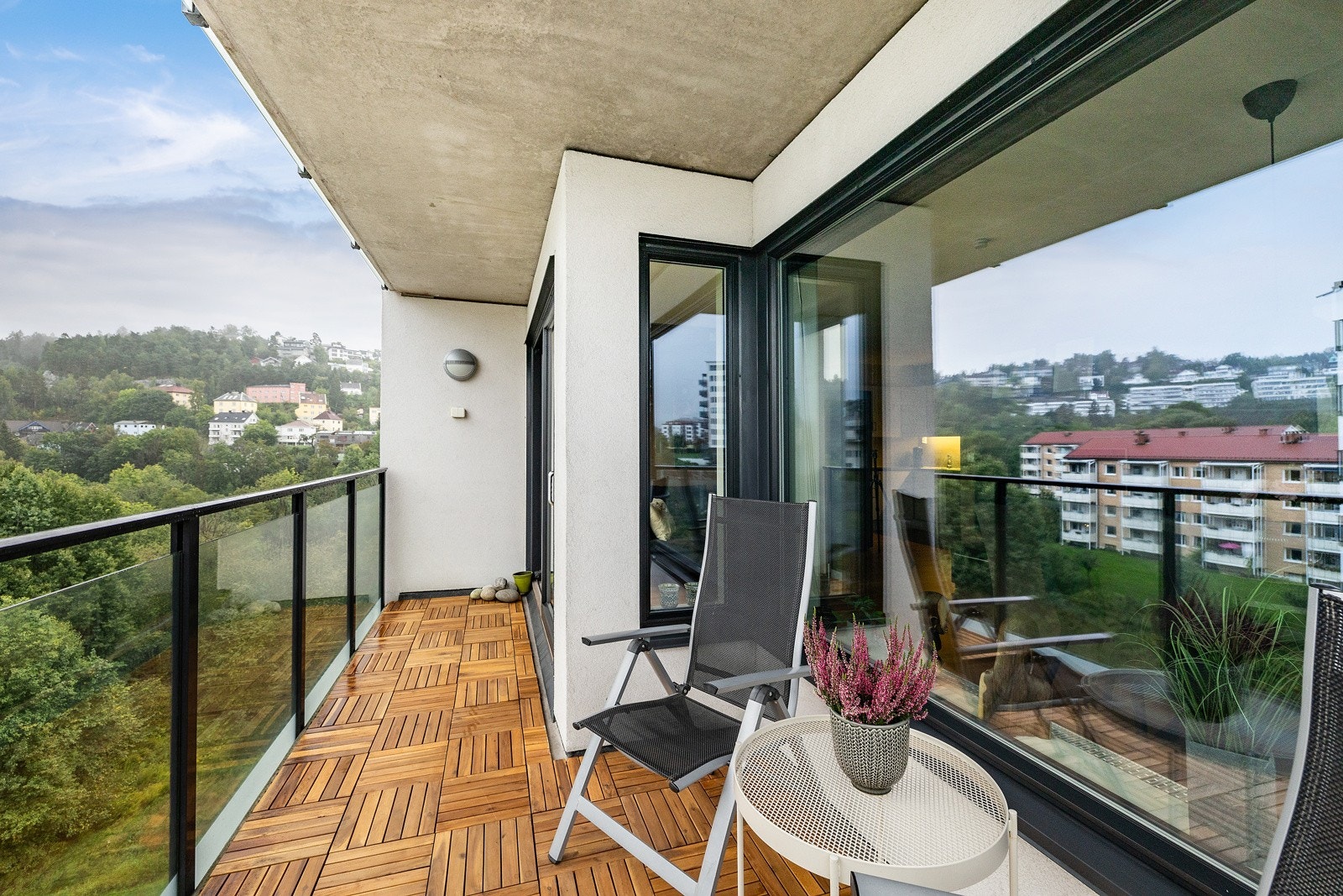 Her kan det innredes med sittegruppe etter eget ønske og behov, samt grill. Galleribilde