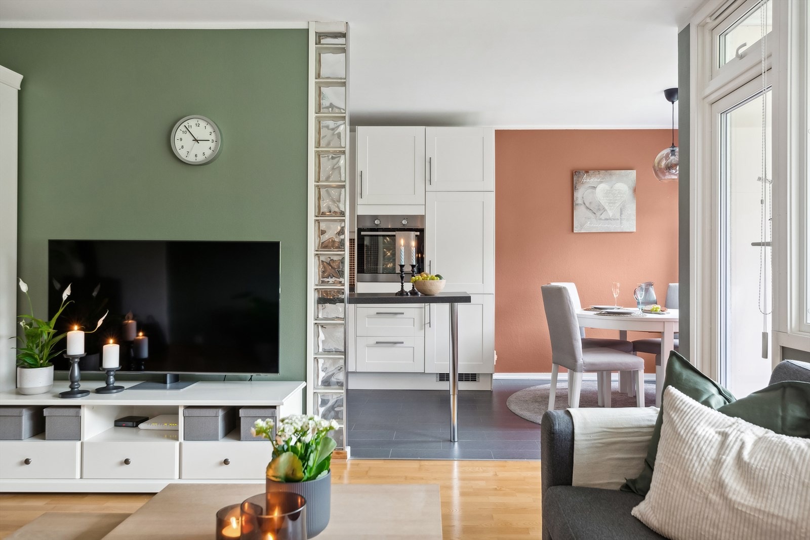 Stue/kjøkken. Galleribilde