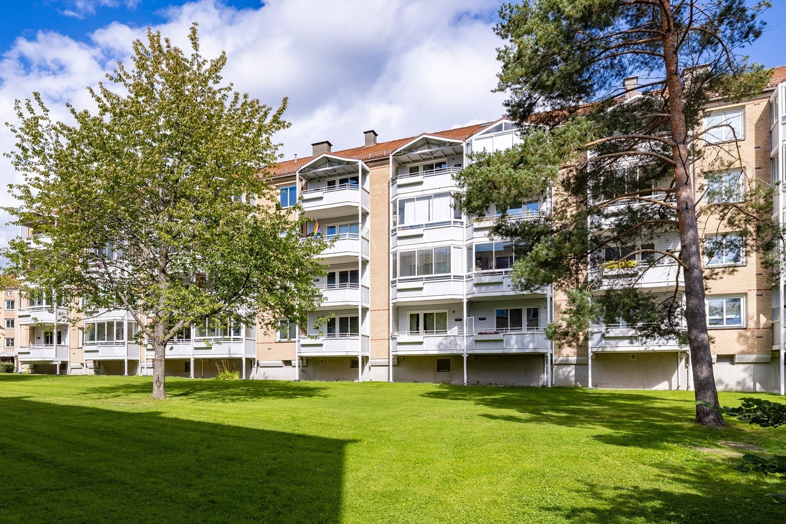 Borettslaget har pent opparbeidet grøntområder Galleribilde