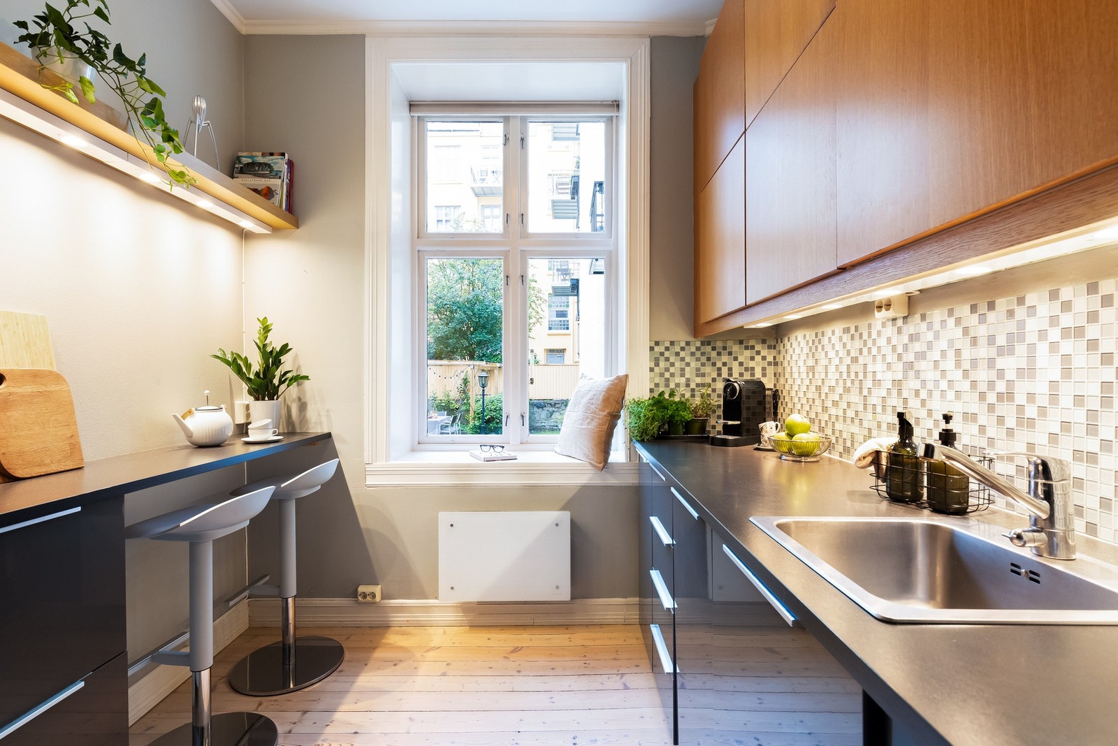 Fredrik Lund ved EIE Løren ønsker velkommen til Seilduksgata 28A! Lun og koselig leilighet beliggende i en rolig gate midt på Grünerløkka! Galleribilde